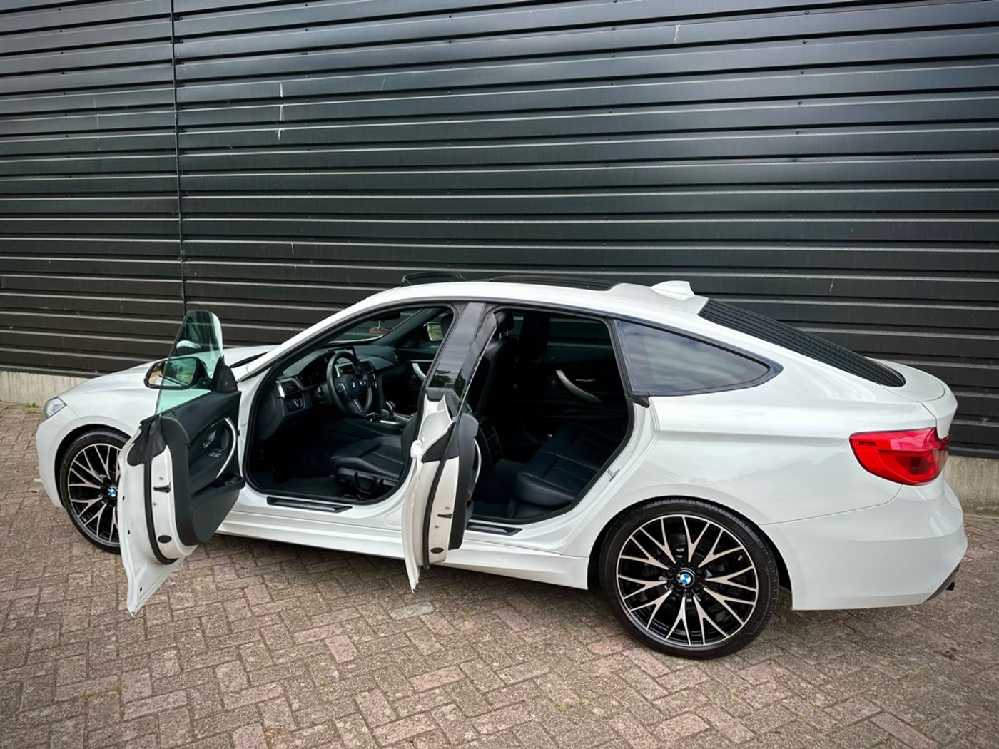 Foto van BMW 320i