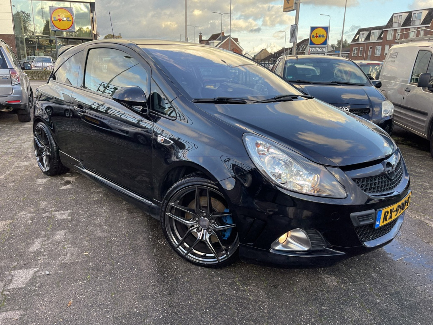 Opel Corsa 1.6-16V Turbo OPC, BJ2010 *MOTOR TIKT !!!! 2010 - voorkant