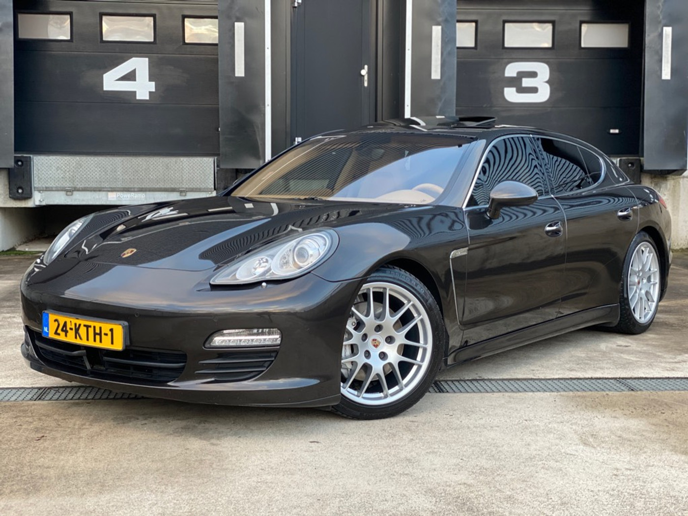 Foto van Porsche Panamera S