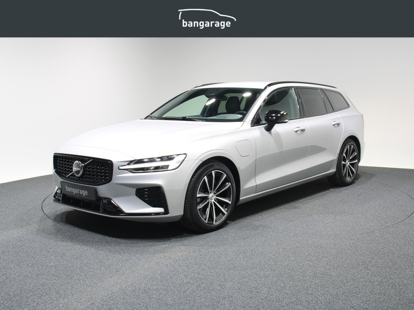 Volvo V60 2.0 T6 Plug-in hybrid AWD Plus Dark 2023 - voorkant