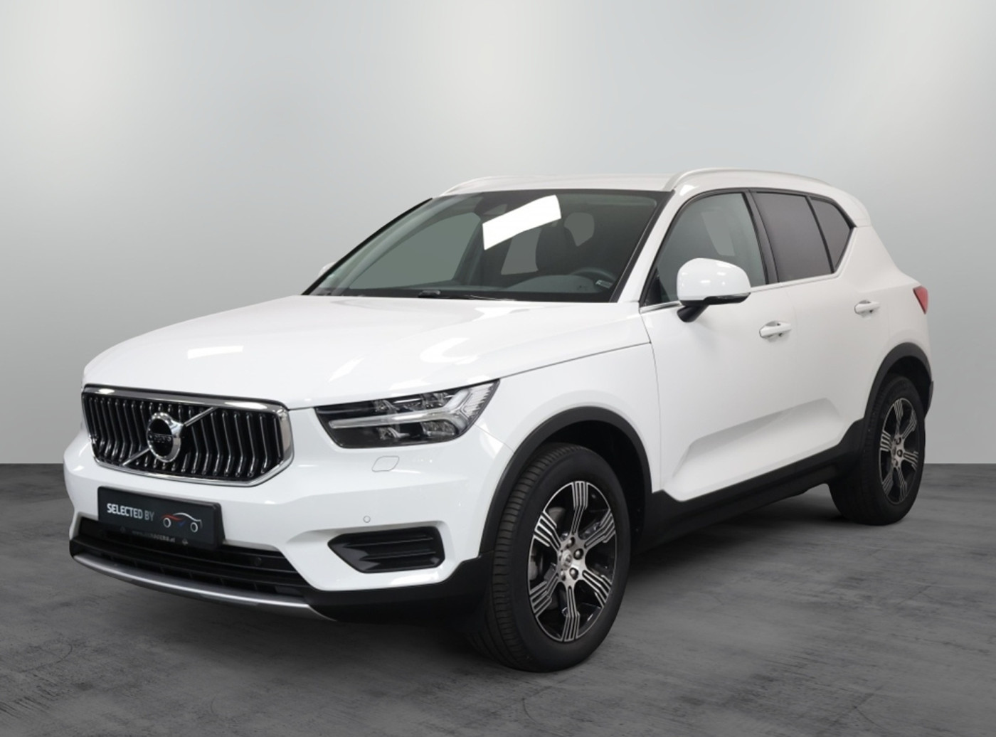 Volvo XC40 2.0 B4 AWD + Bright | 2100KG trekgewicht! 2022 - voorkant