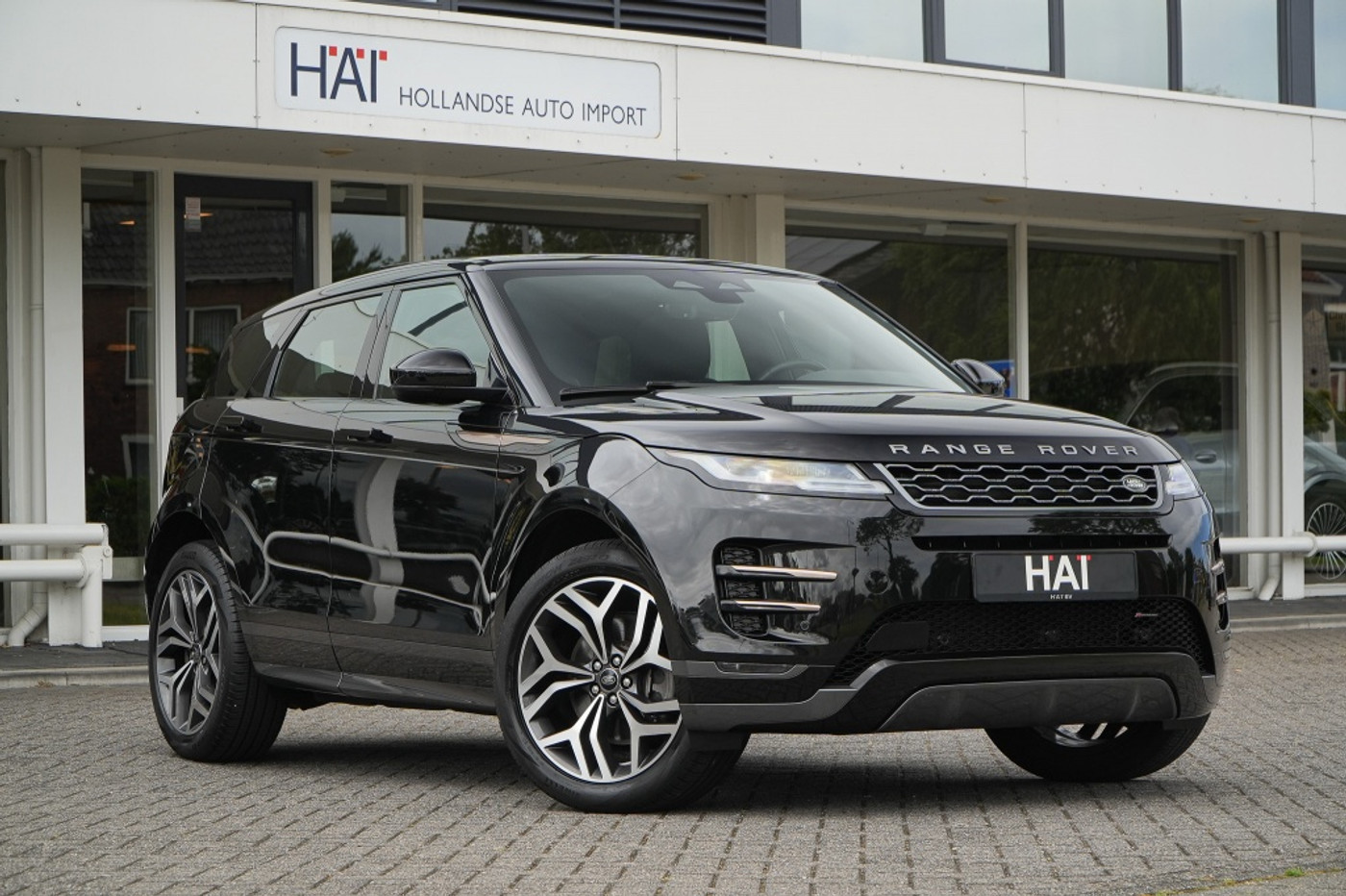Land Rover Range Rover Evoque 1.5 P300e AWD R-Dynamic SE I Pano I ACC I Meridian Sound 2023 - voorkant