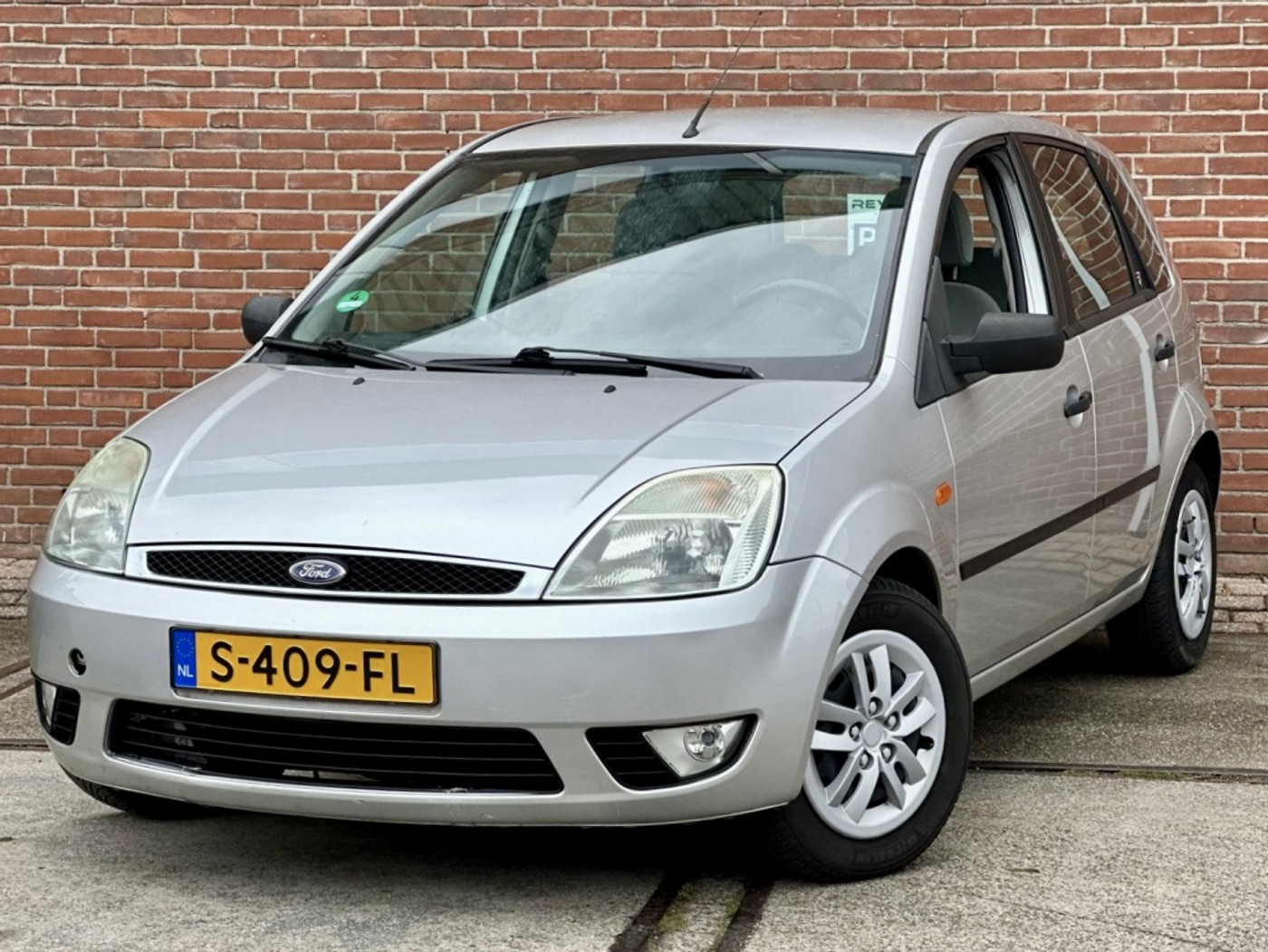 Ford Fiesta 1.4-16V Ambiente |Airco |Nieuwe APK |Stuurbkr 2001 - voorkant