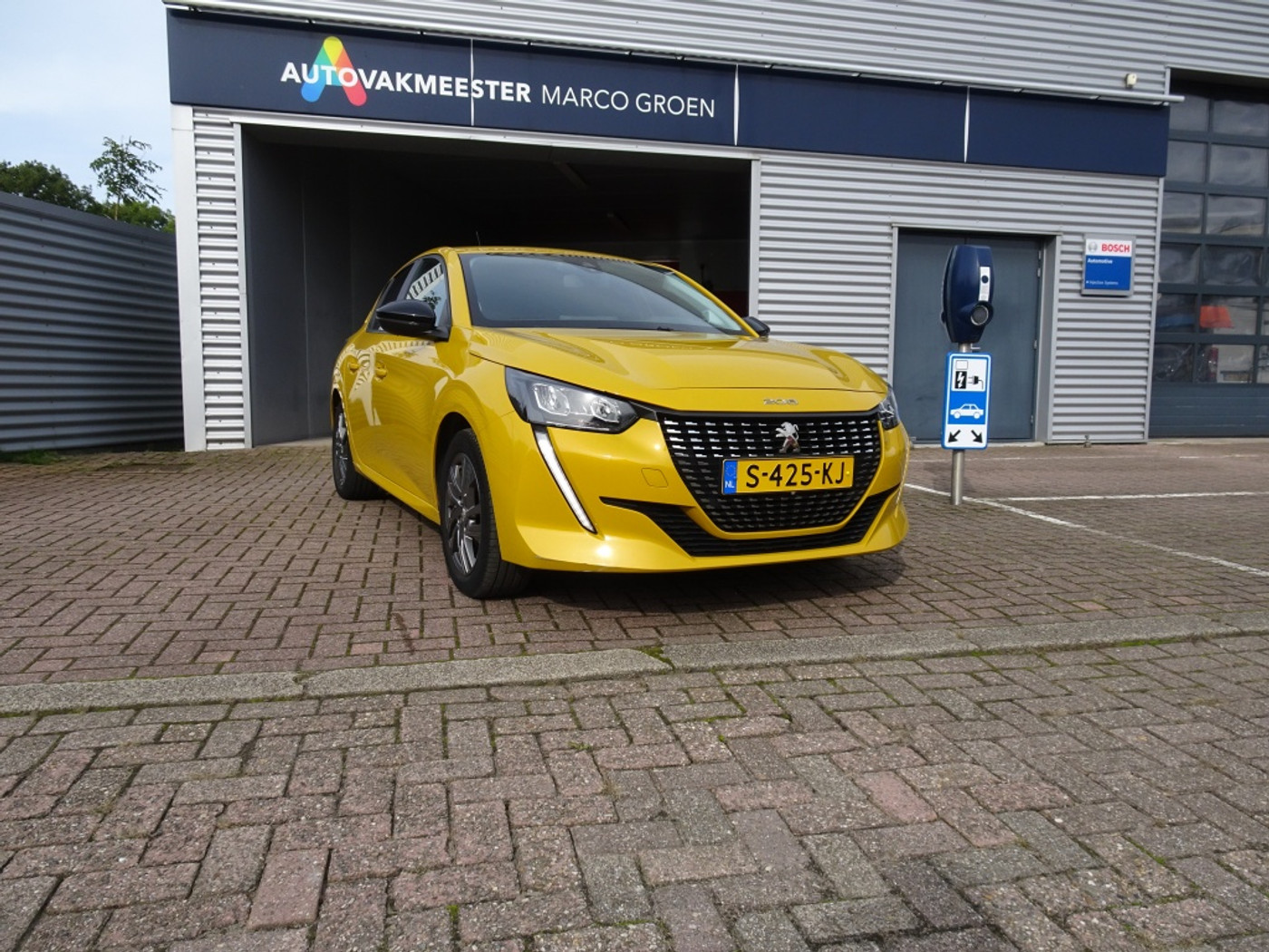 Peugeot 208 1.2 PureTech Active 2022 - voorkant