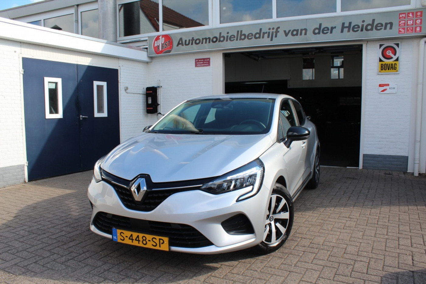 Renault Clio 1.0 TCe 90 Equilibre 2023 - voorkant