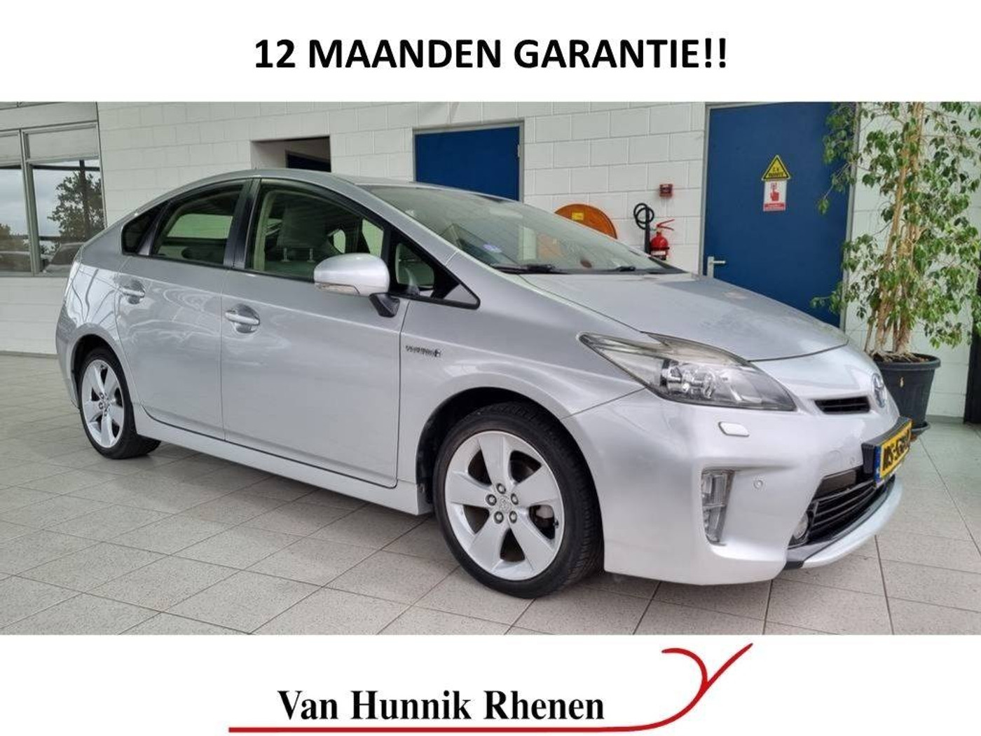 Toyota Toyota Prius 1.8 Dynamic Business | JBL | Keyless entry | Navi | Cruise | LED 2012 - voorkant