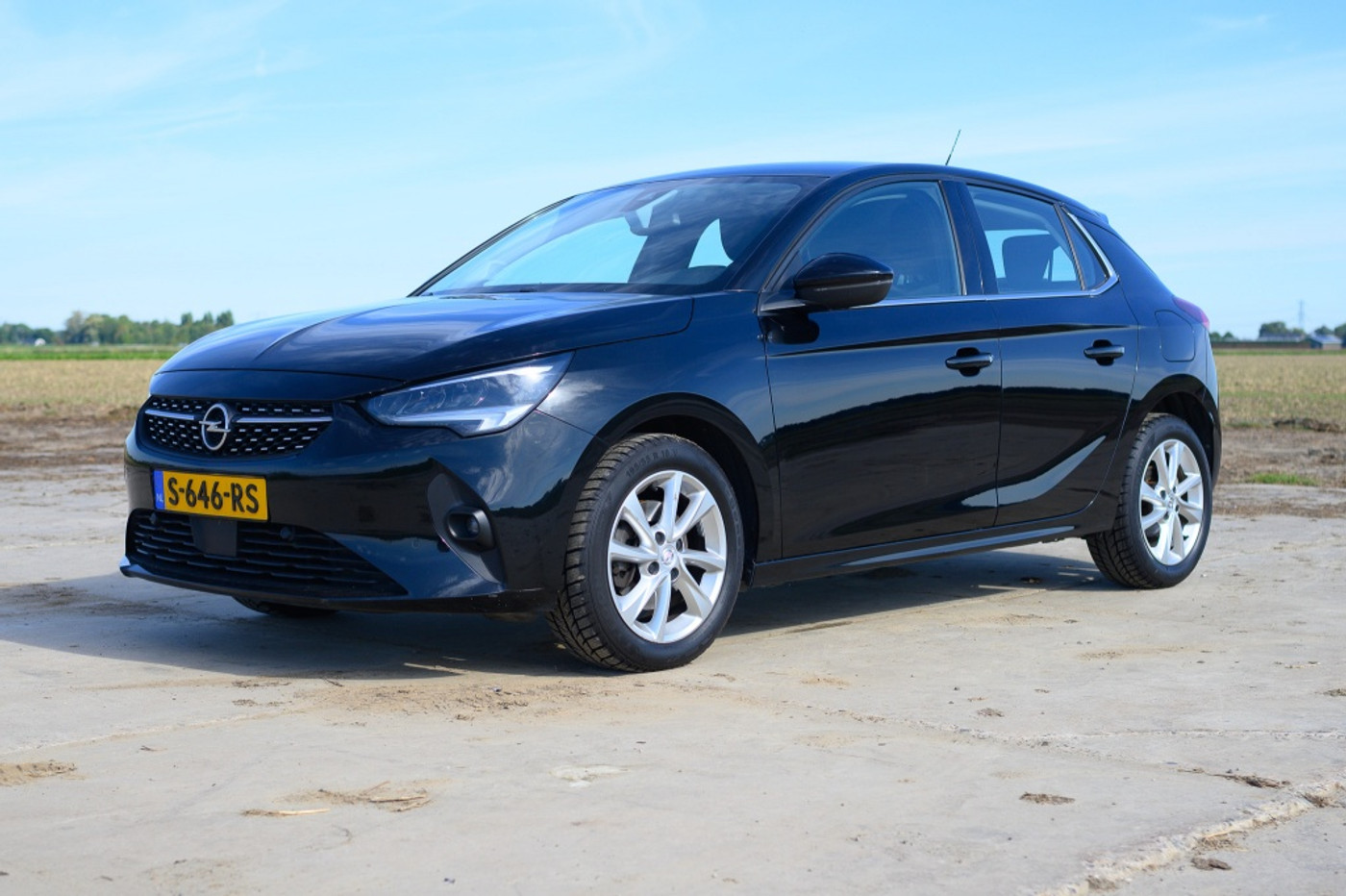 Opel Corsa 1.2 Elegance 2021 - voorkant