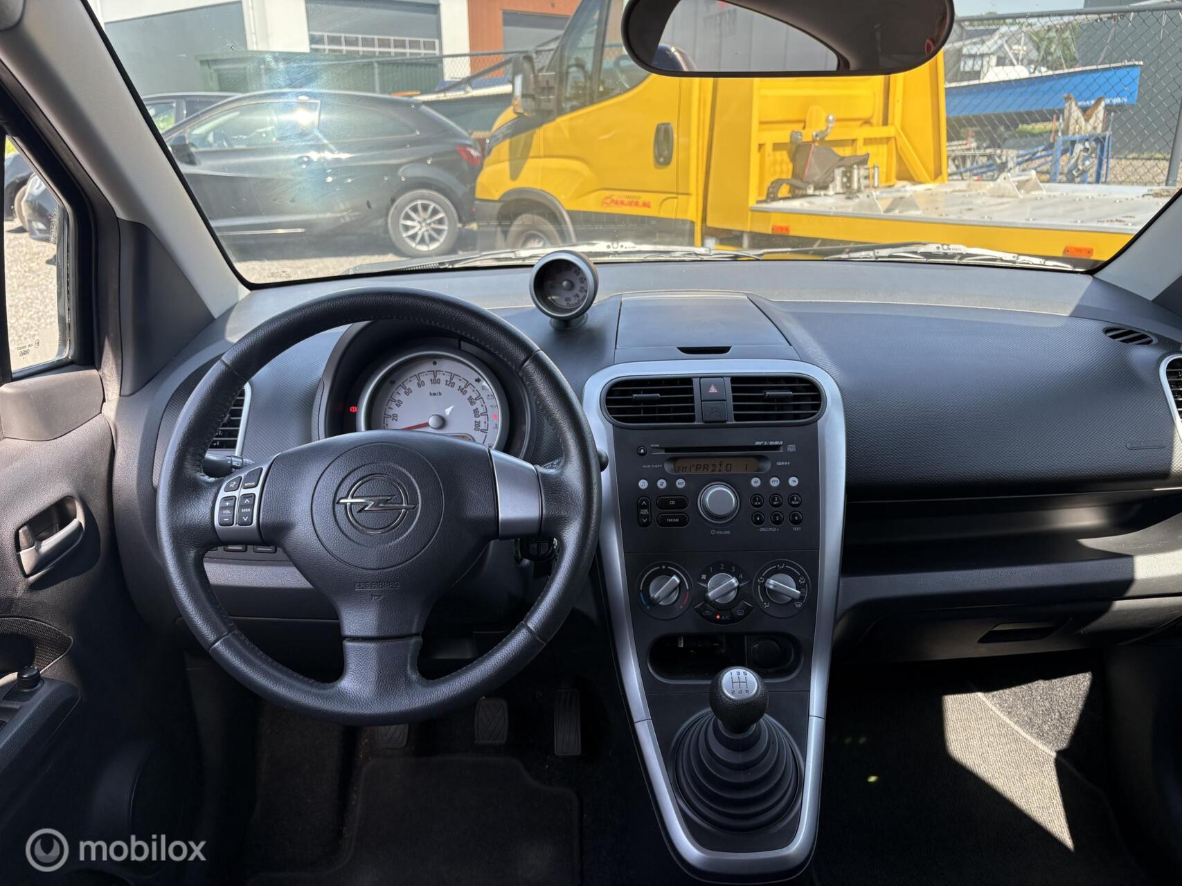 Foto van Opel Agila