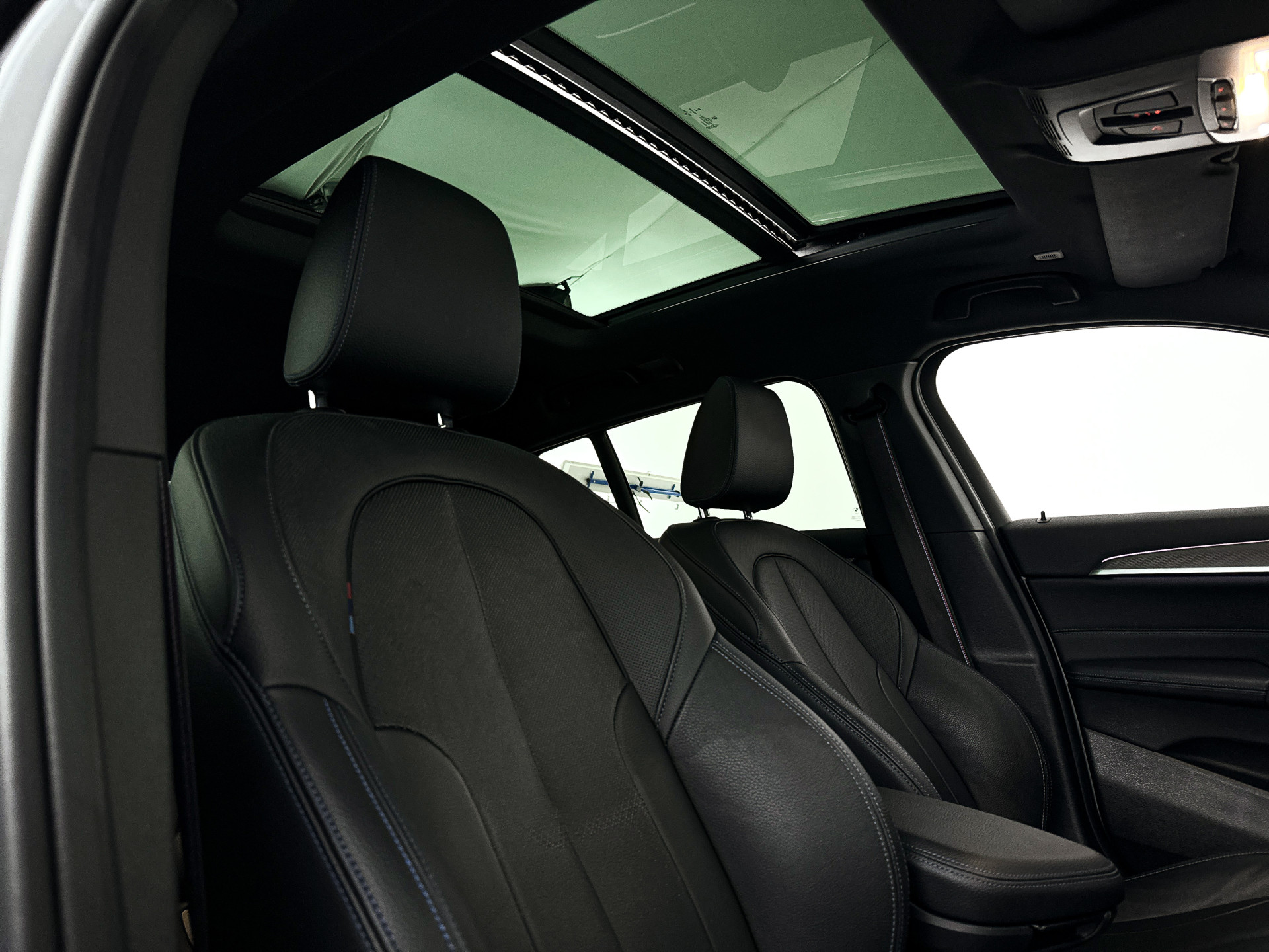 Foto van BMW X2 Xdrive25e