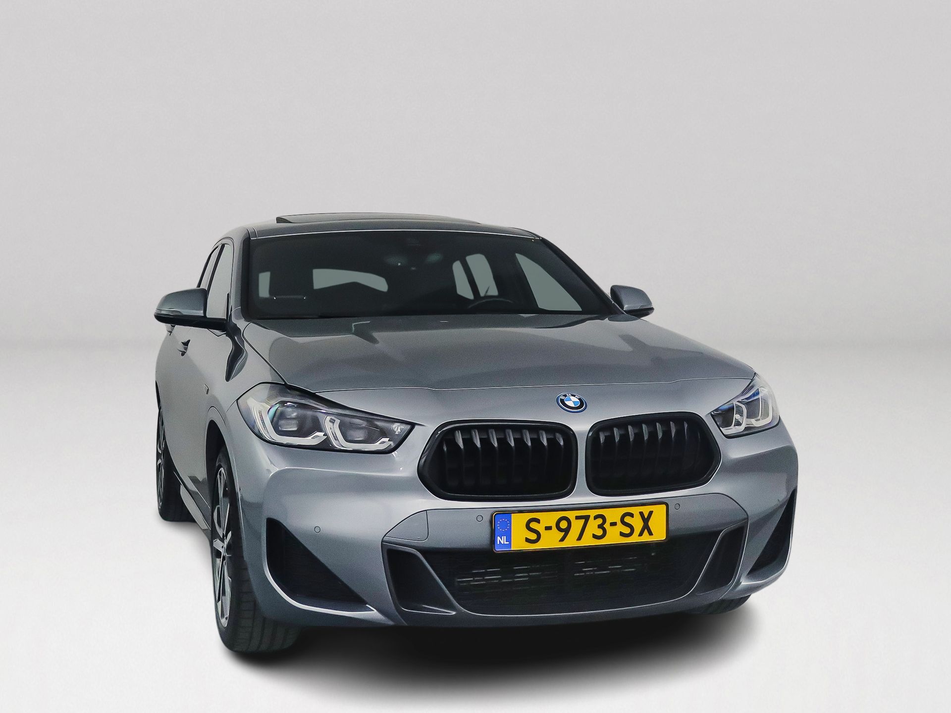 Foto van BMW X2 Xdrive25e