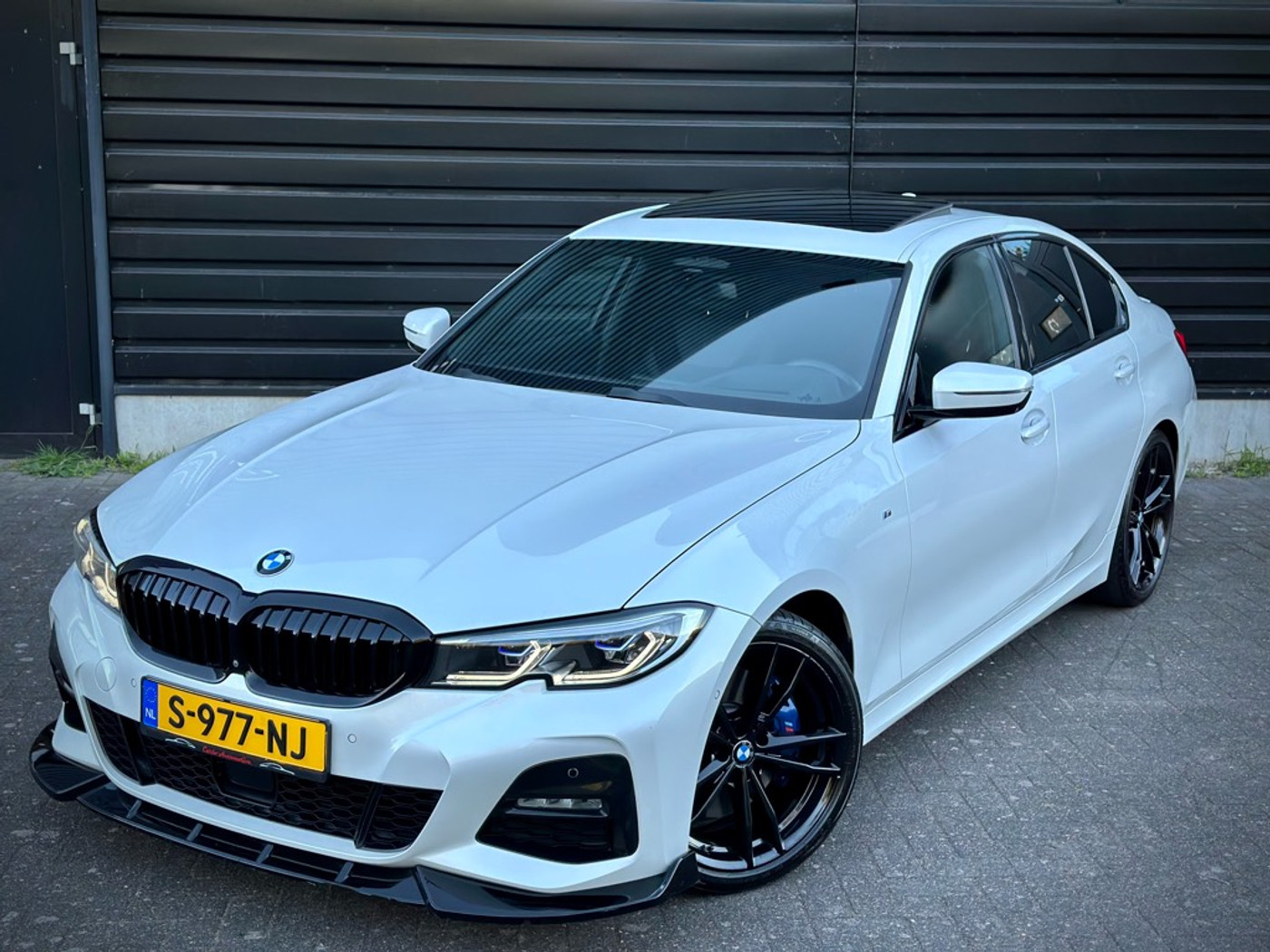 Foto van BMW 330i