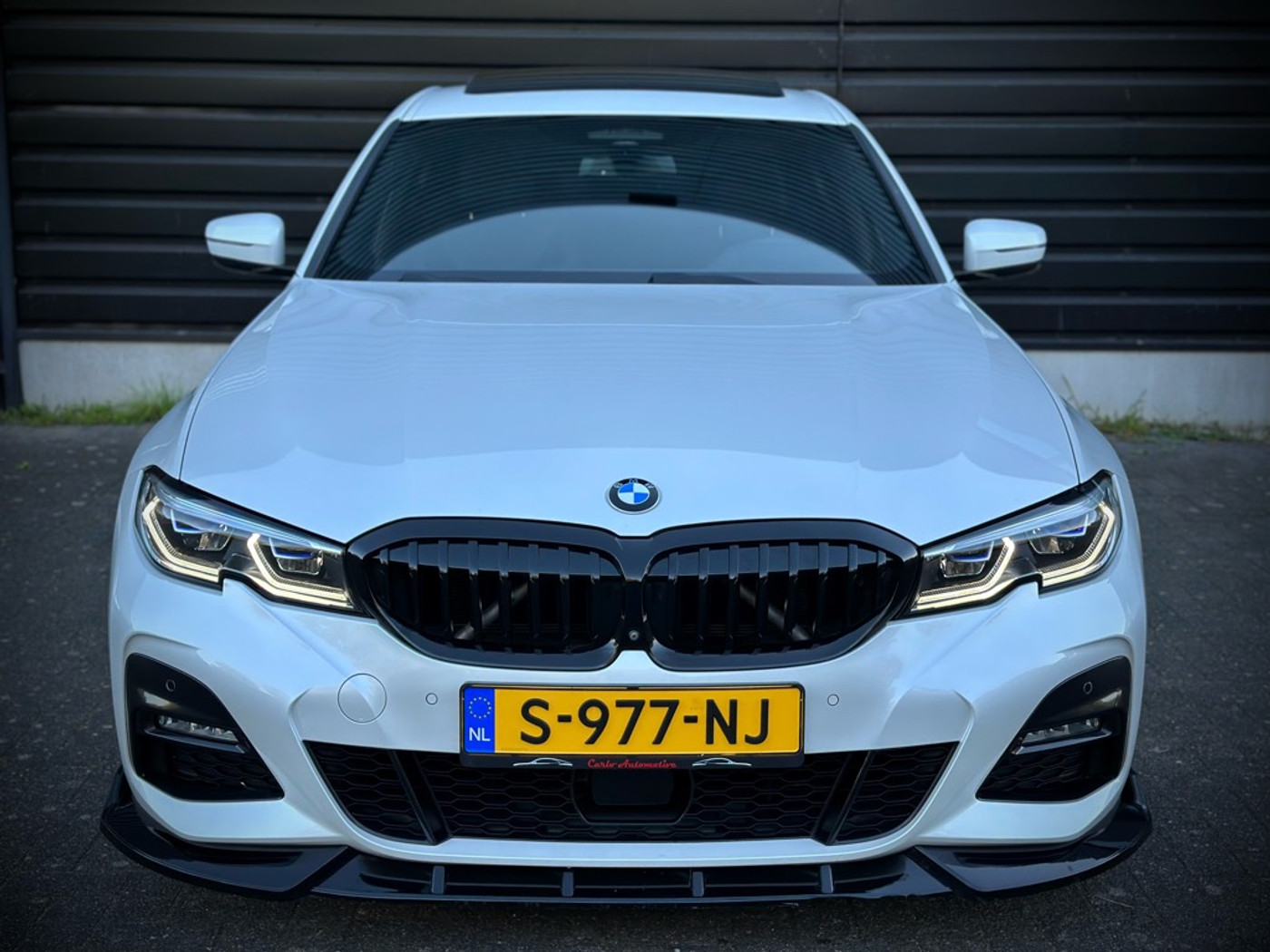 Foto van BMW 330i