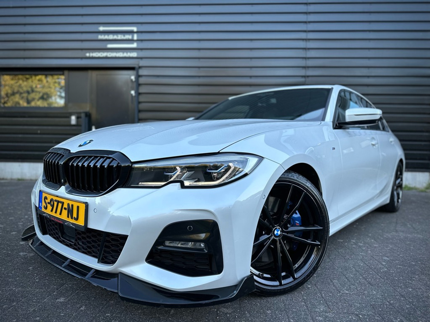 Foto van BMW 330i