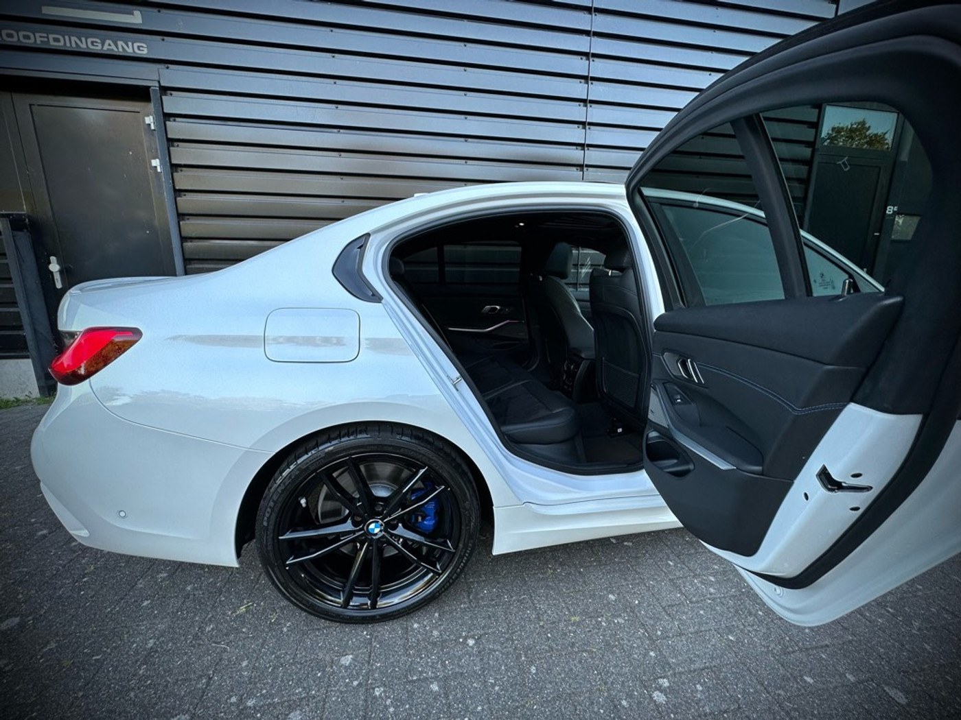 Foto van BMW 330i