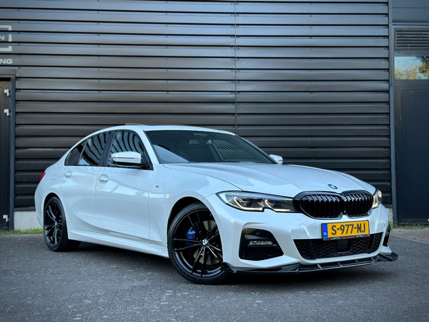 Foto van BMW 330i