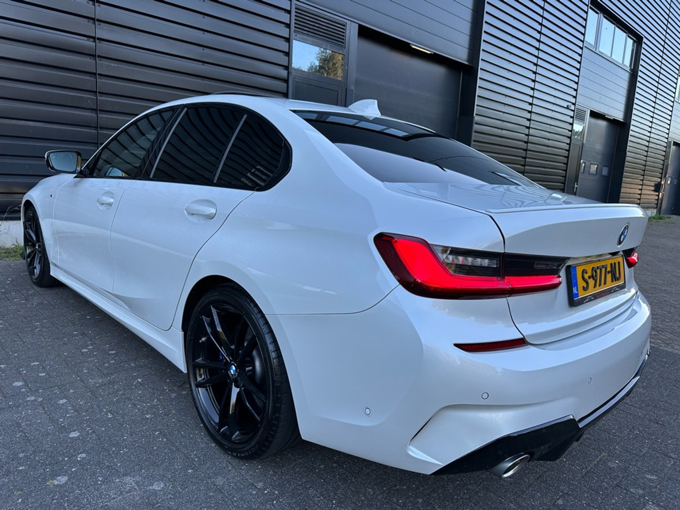 Foto van BMW 330i