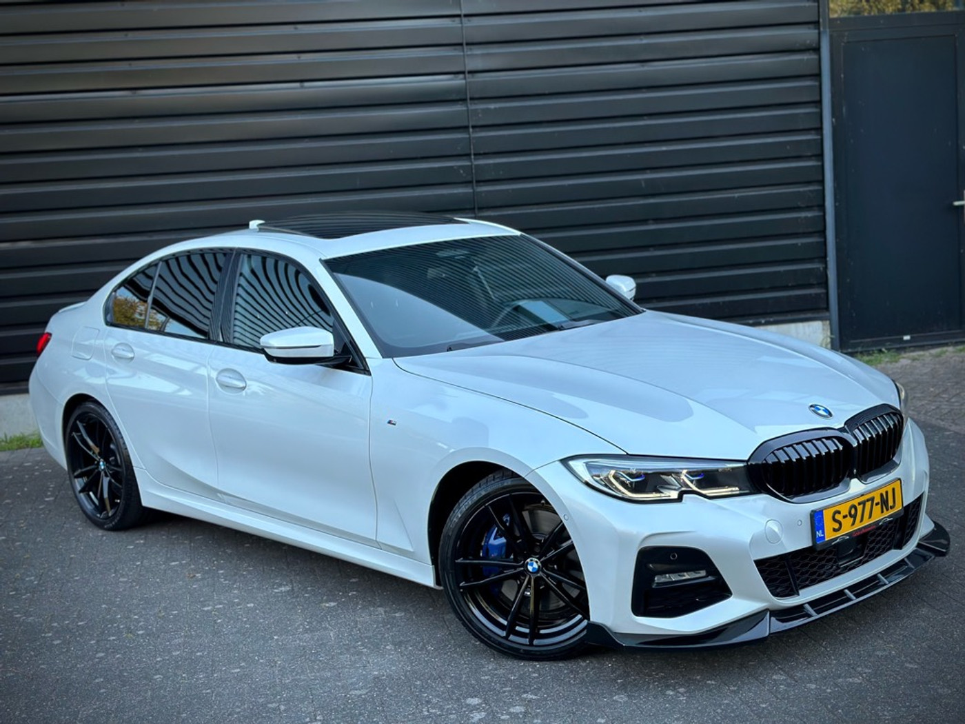 Foto van BMW 330i