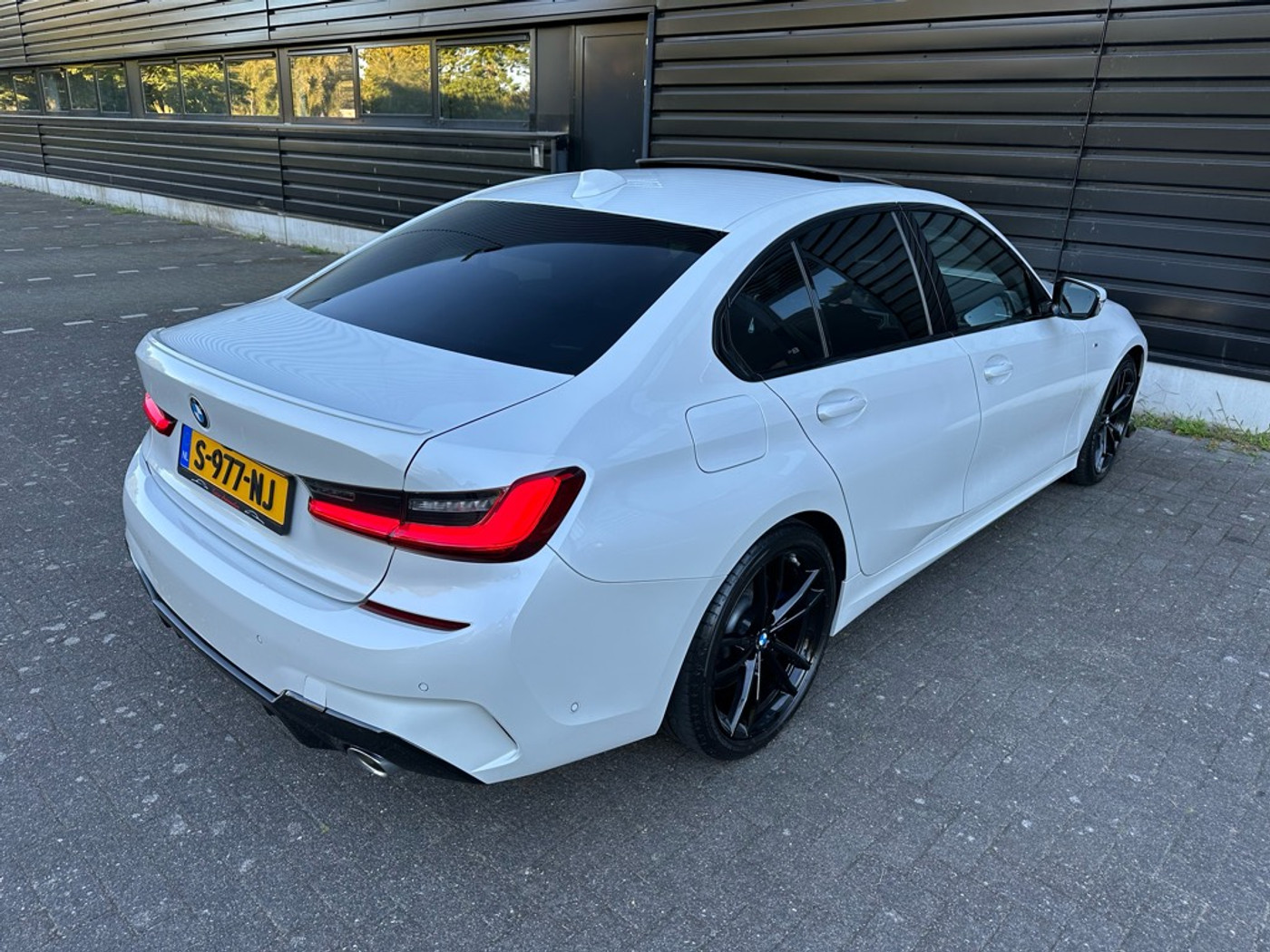 Foto van BMW 330i