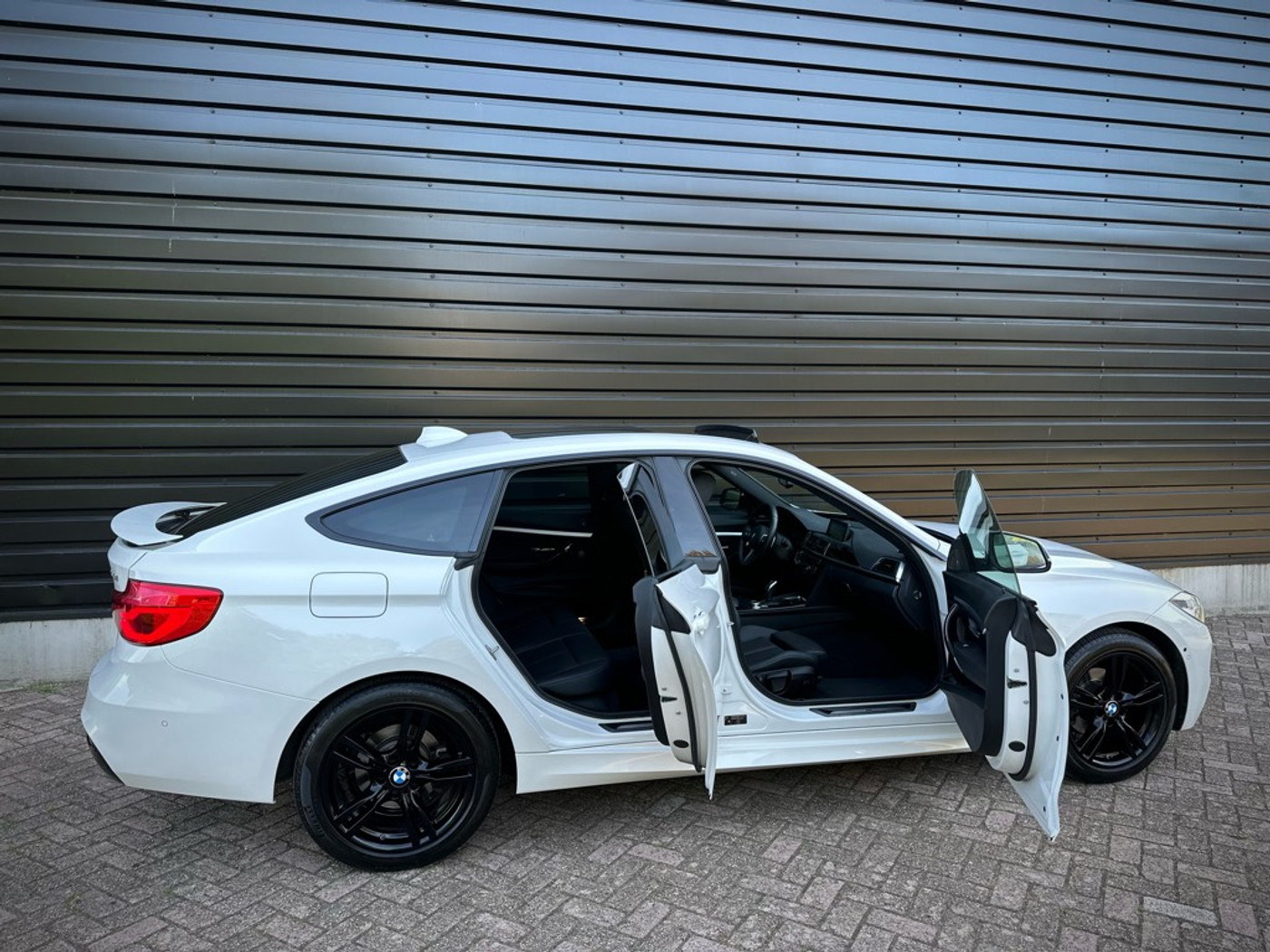 Foto van BMW 320i