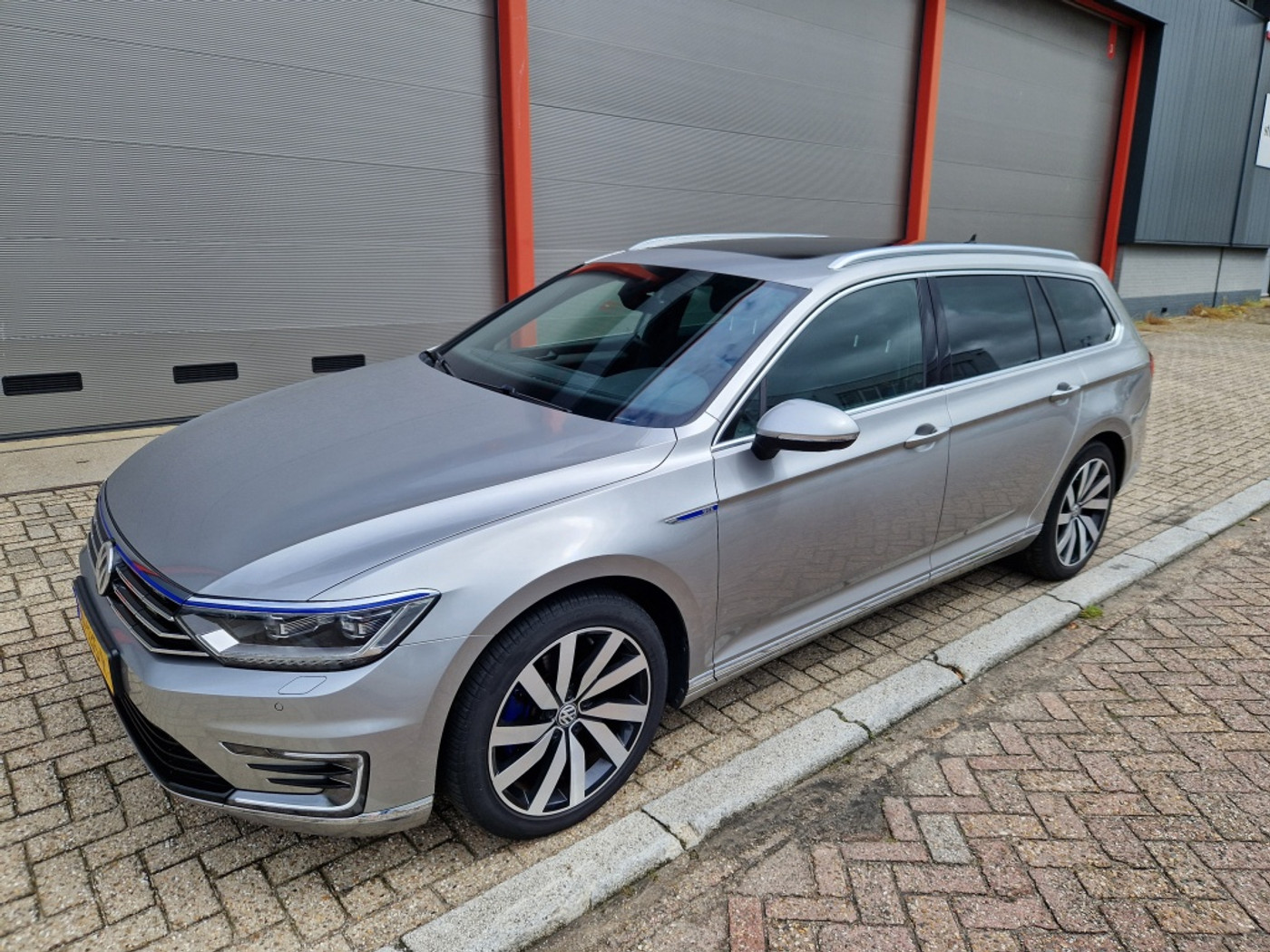 Volkswagen Passat 1.4 TSI GTE Highline pano/3d camera garantie 2015 - voorkant