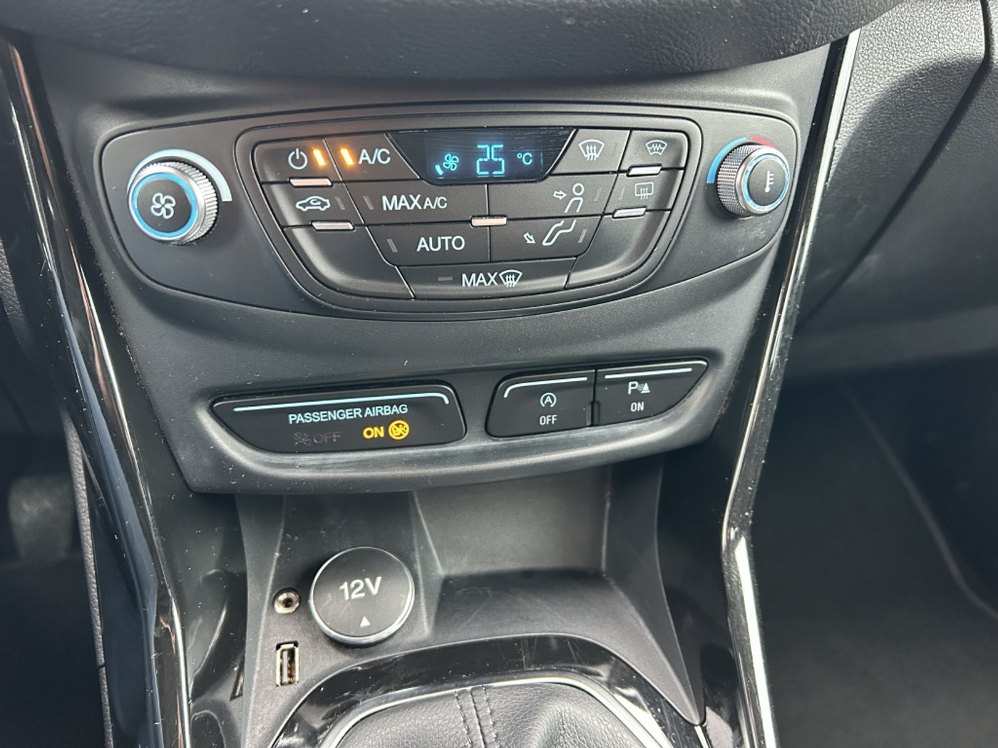 Foto van Ford B-max