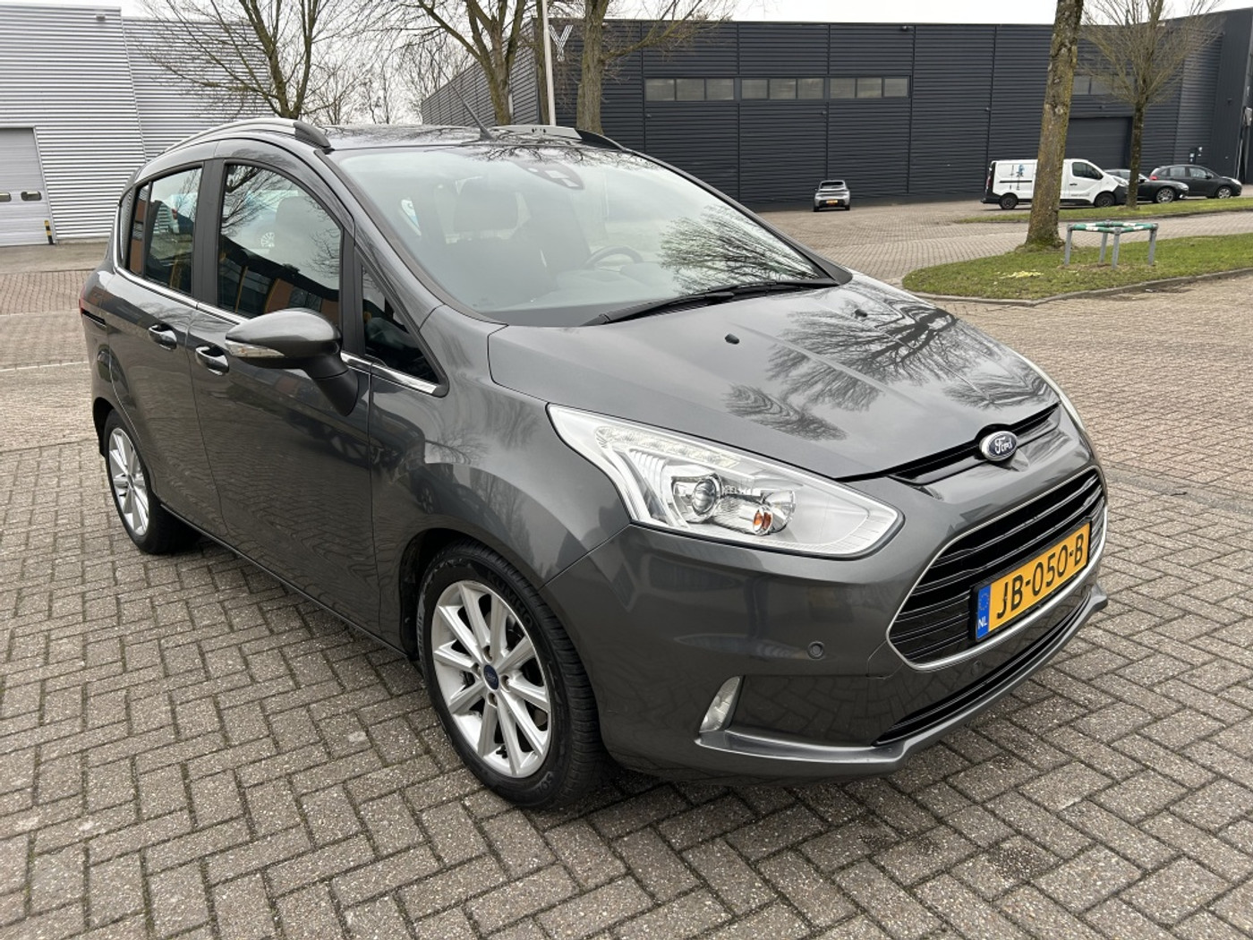 Foto van Ford B-max