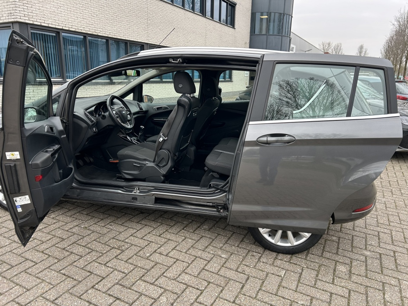 Foto van Ford B-max