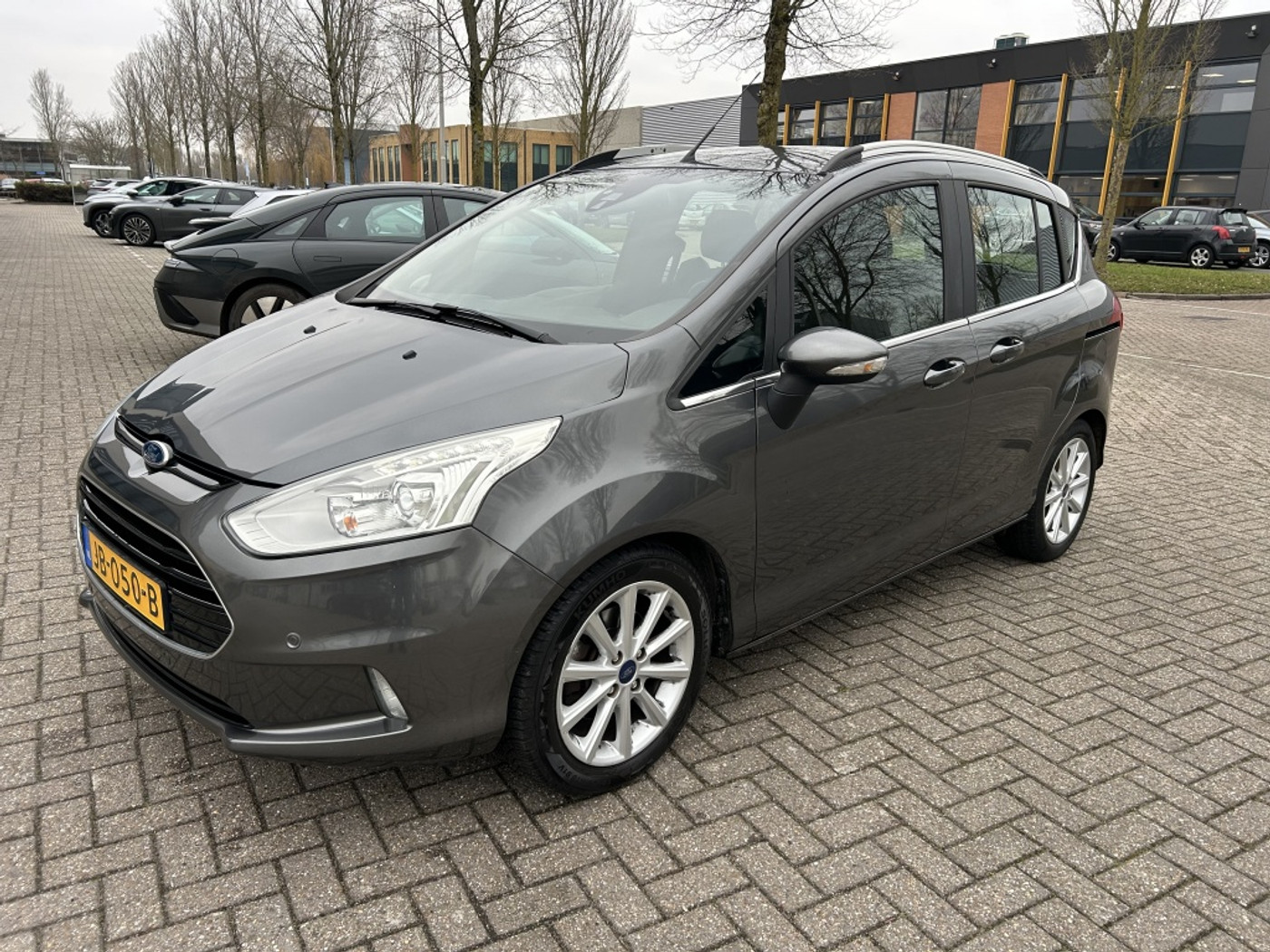 Ford B-max 1.0 EcoB. Titanium NAVI CRUISE CLIMA NAP! 2016 - voorkant