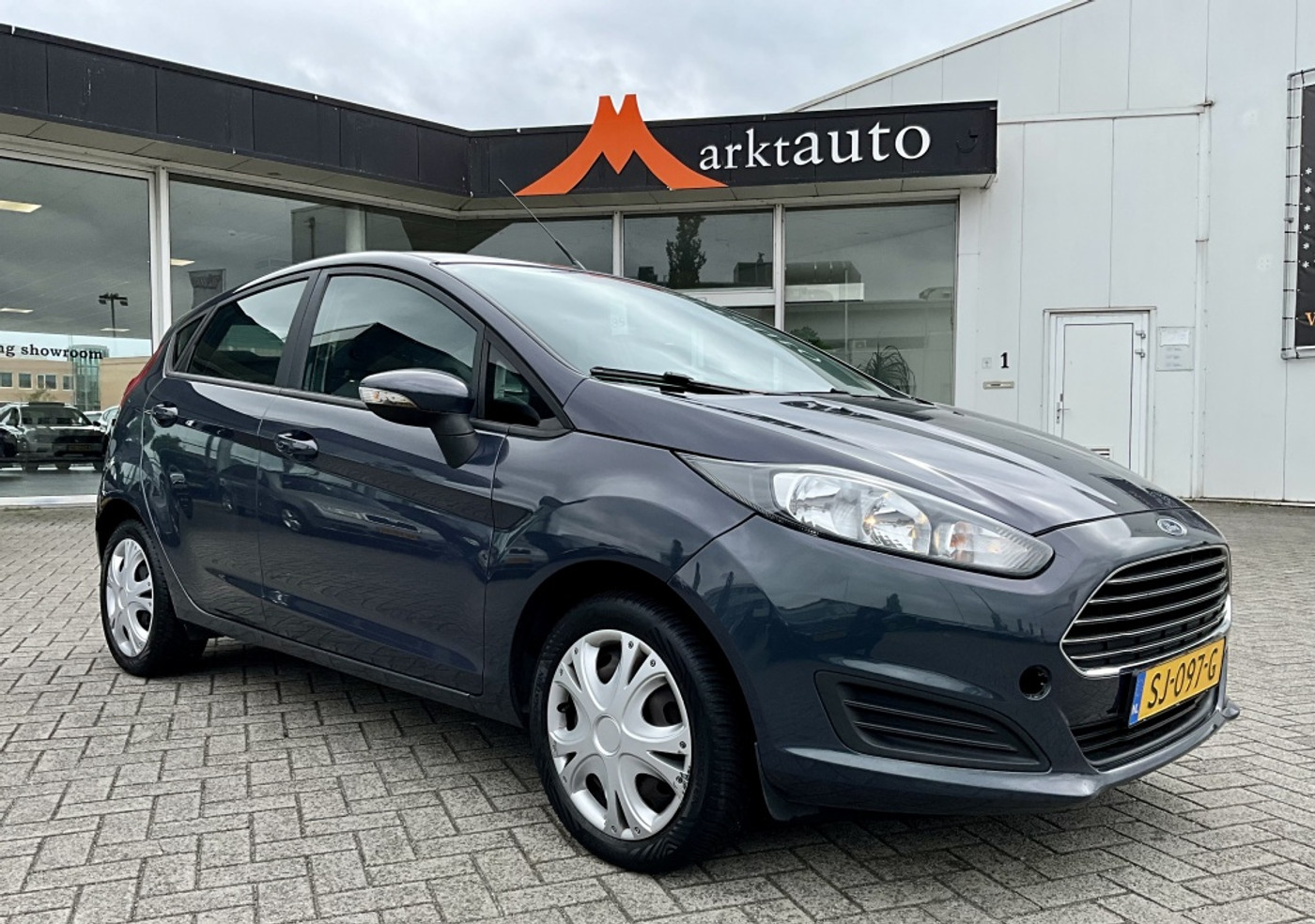 Ford Fiesta 1.25 met Airco en nieuwe APK! 2015 - voorkant