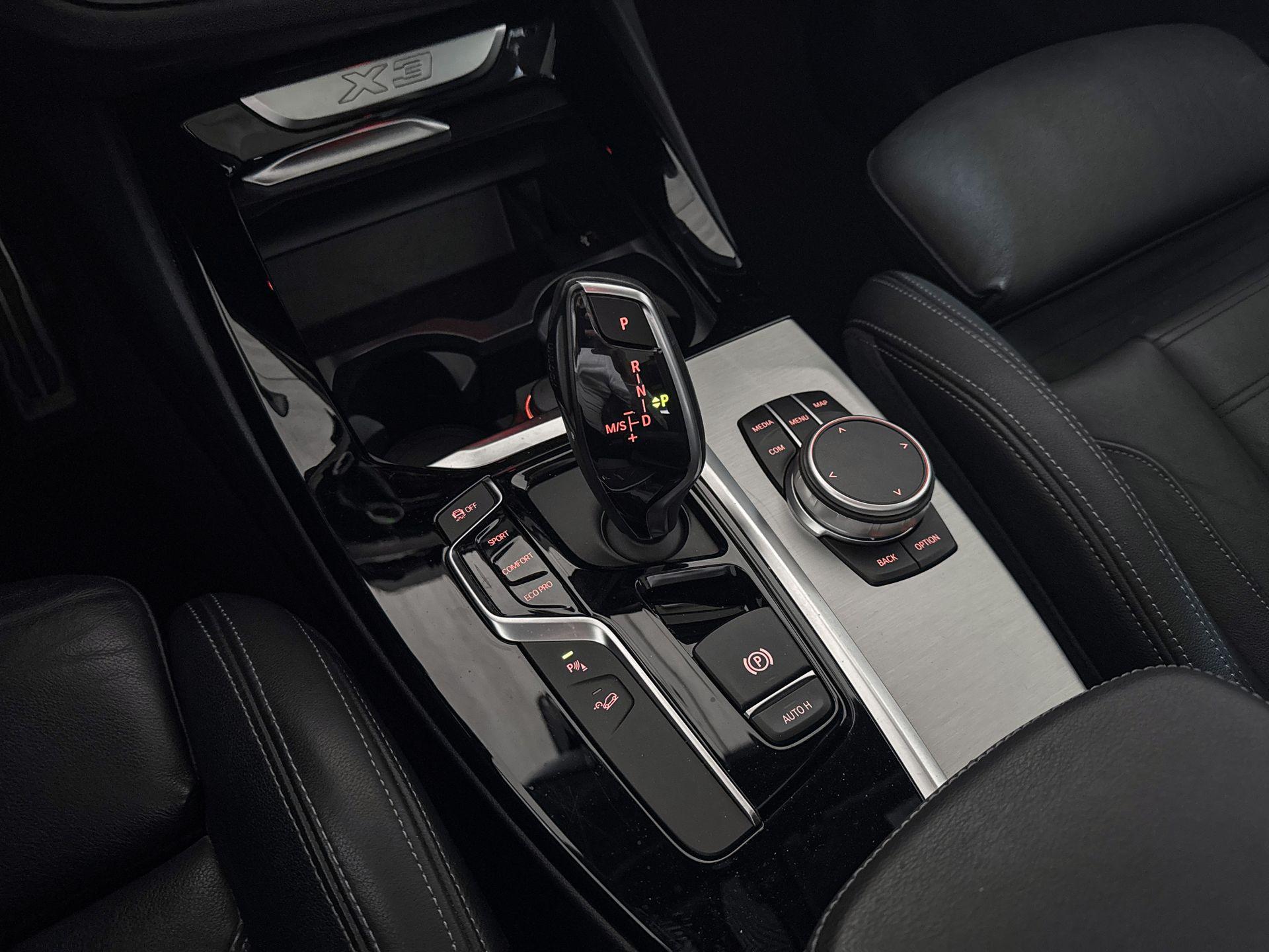 Foto van BMW X3 Xdrive20i