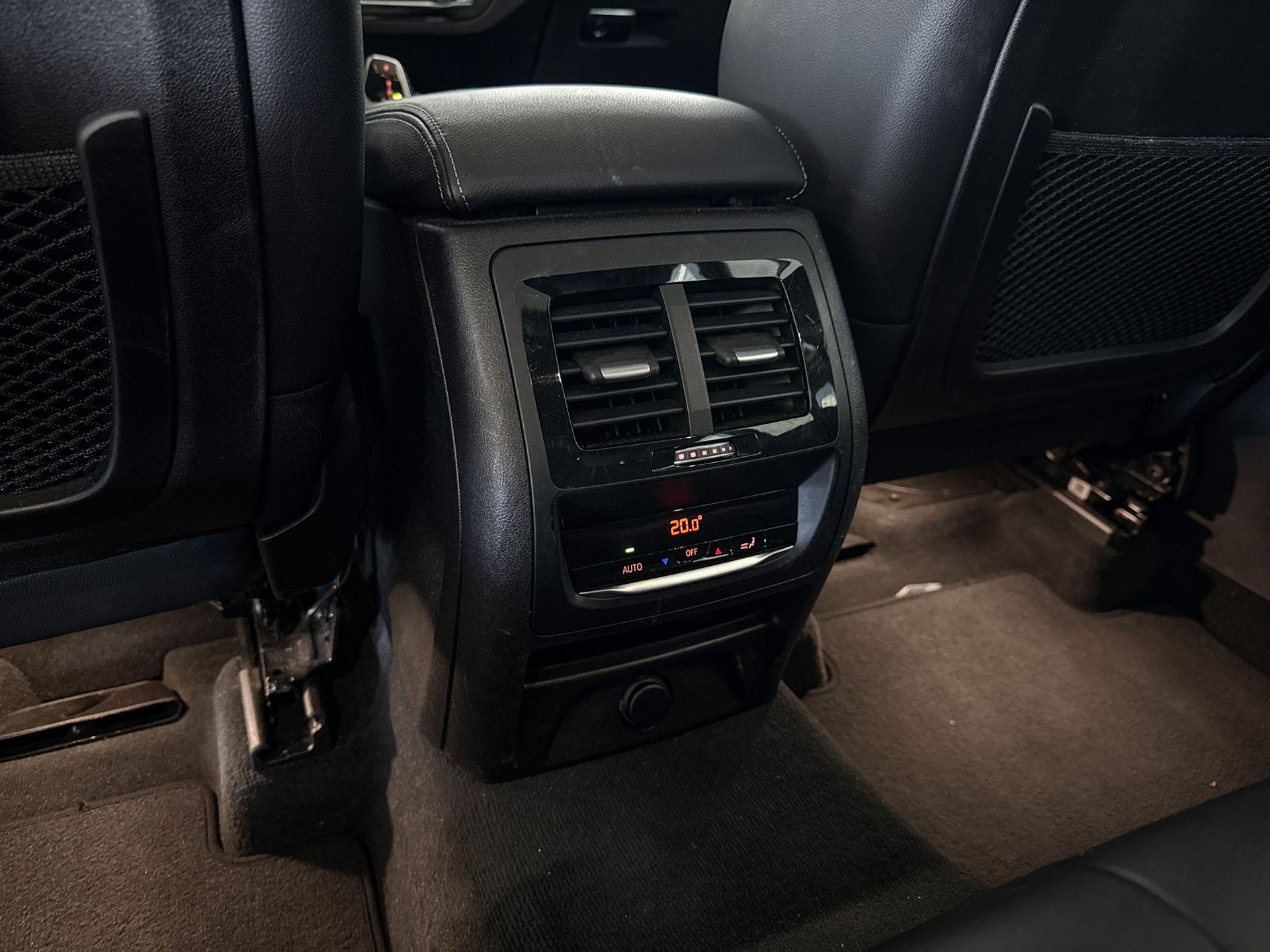 Foto van BMW X3 Xdrive20i