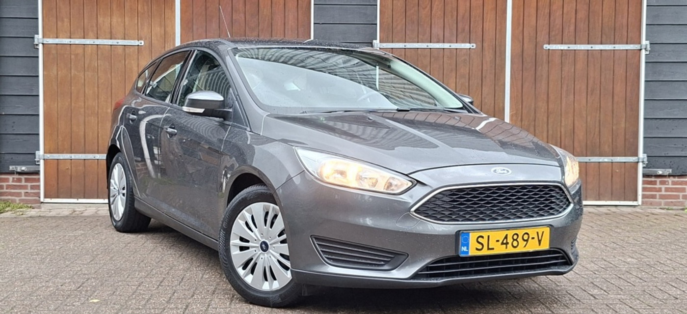 Ford Focus 1.0 Ambiente | Trekhaak | Airco | ISO fix | 5 deurs 2015 - voorkant