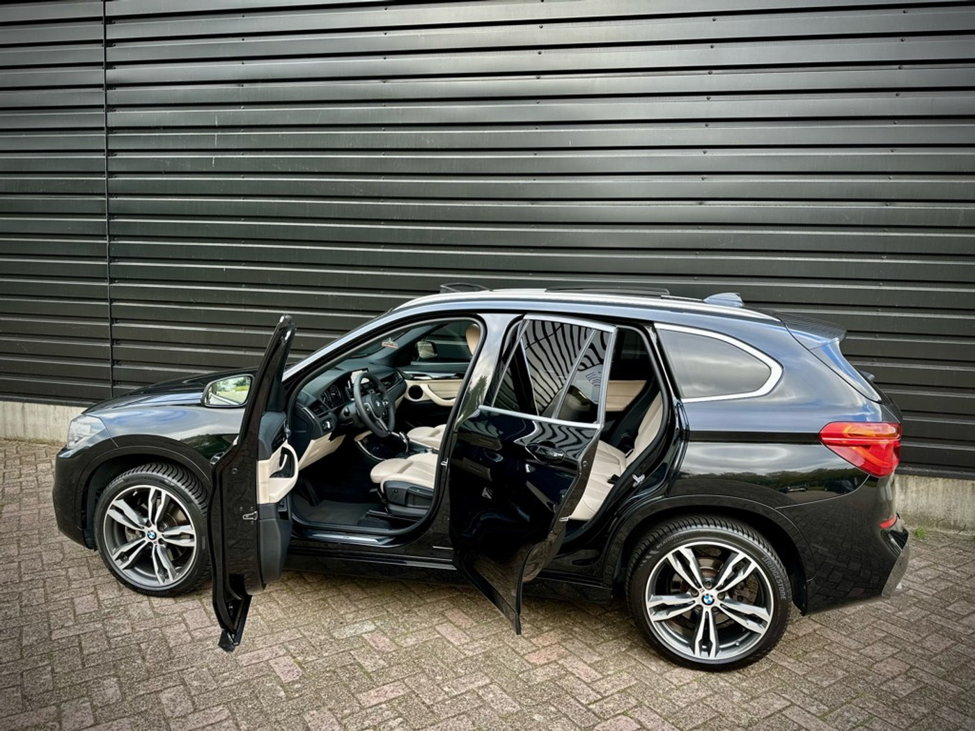 Foto van BMW X1 Sdrive20i