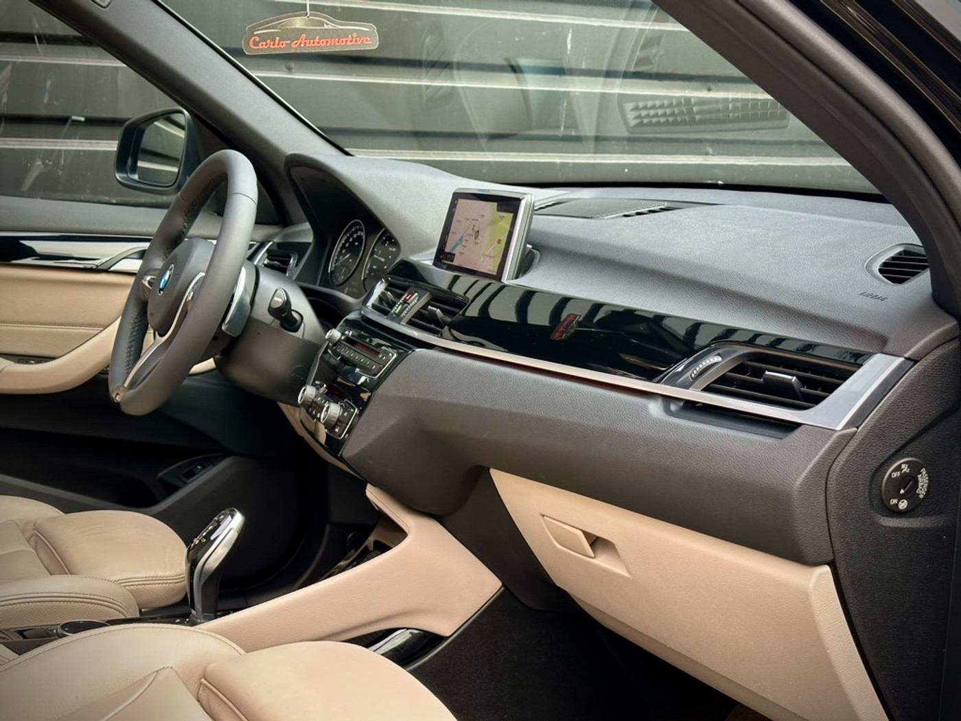 Foto van BMW X1 Sdrive20i