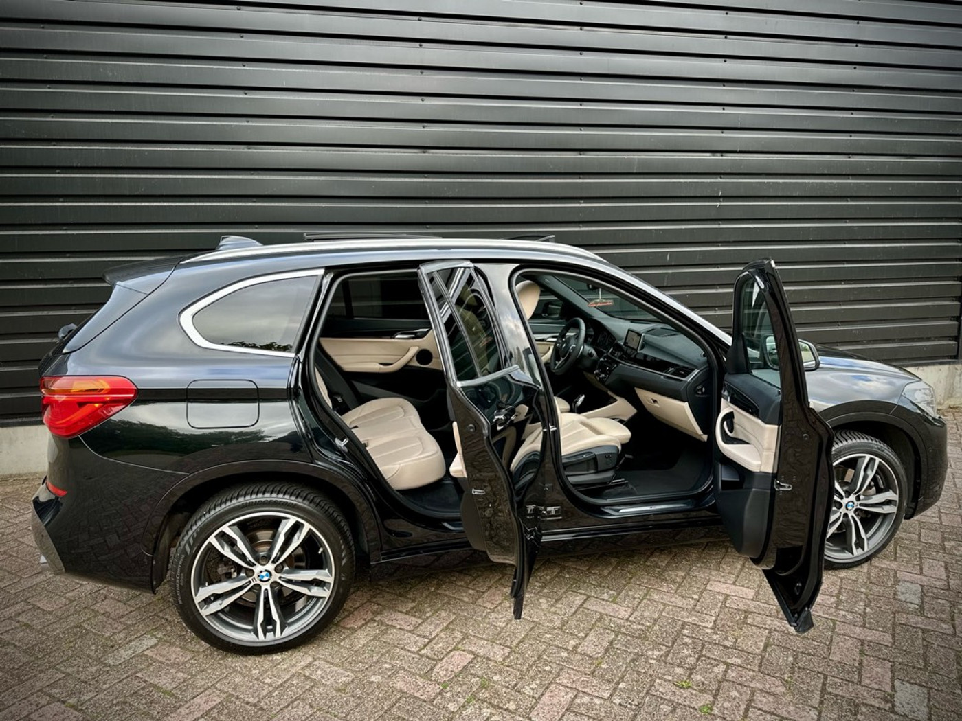 Foto van BMW X1 Sdrive20i