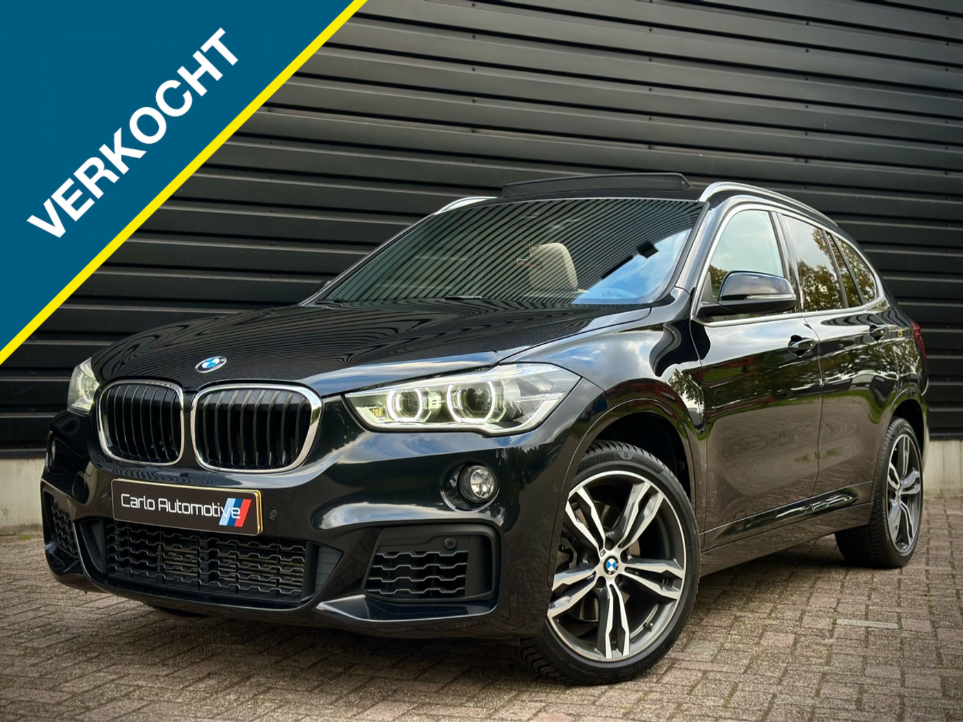 BMW X1 Sdrive20i sDrive20i M-SPORT PANO|HUD|CAMERA|HiFi|HAAK 2018 - voorkant