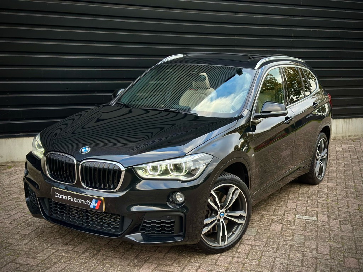 Foto van BMW X1 Sdrive20i