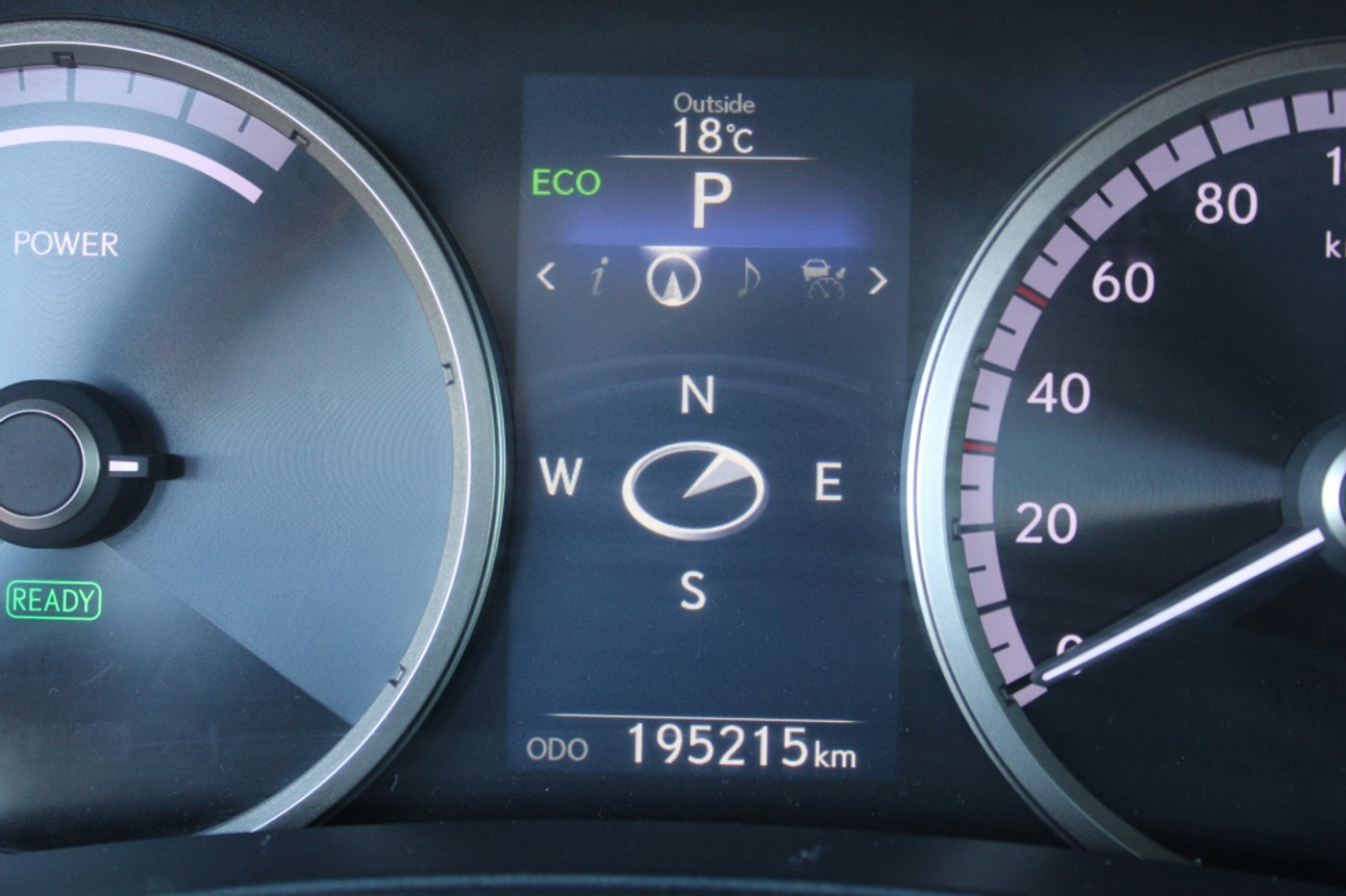 Foto van Lexus NX