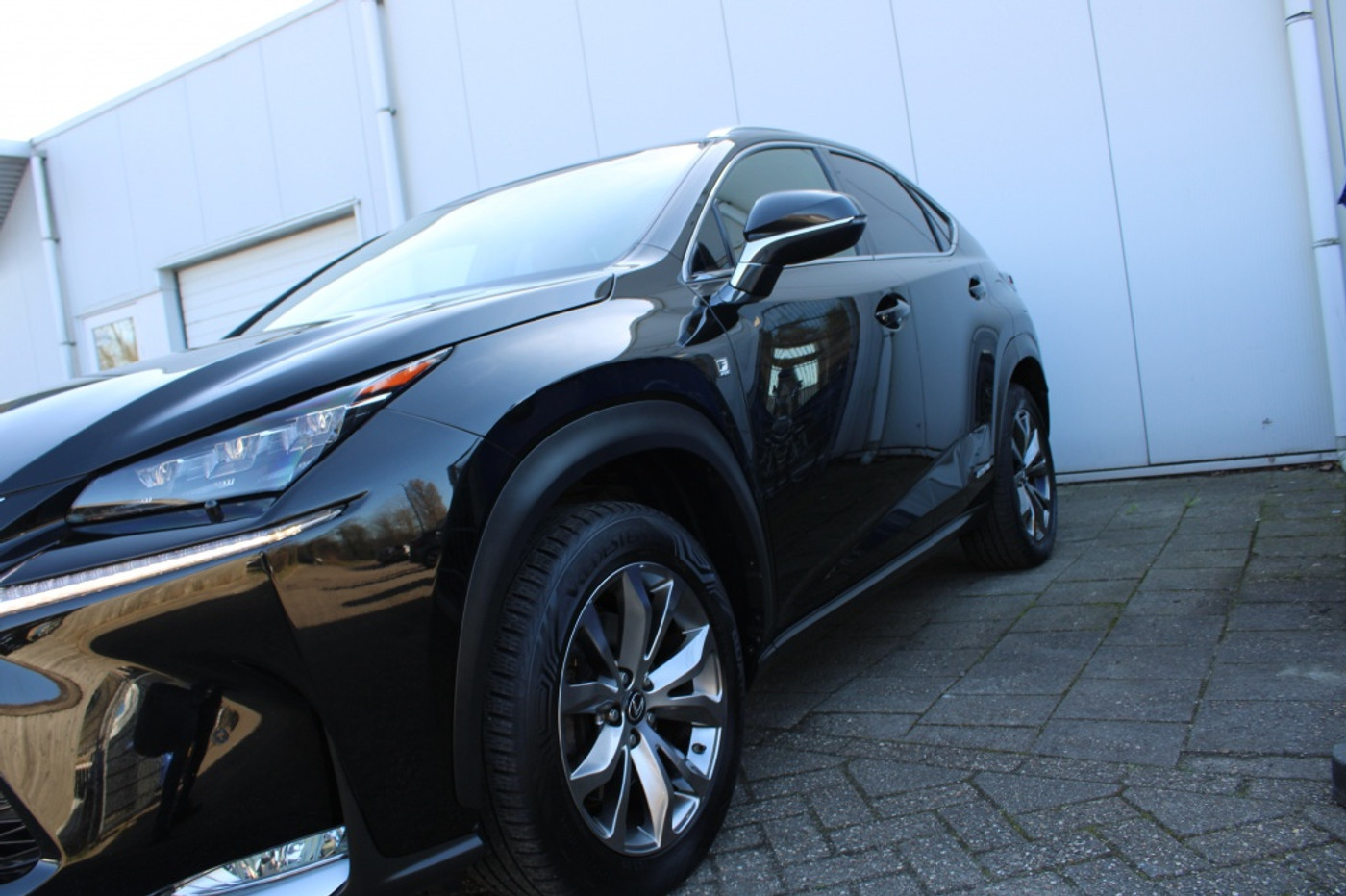 Foto van Lexus NX