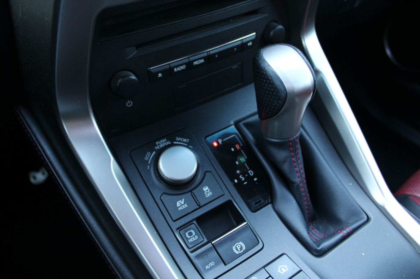 Foto van Lexus NX
