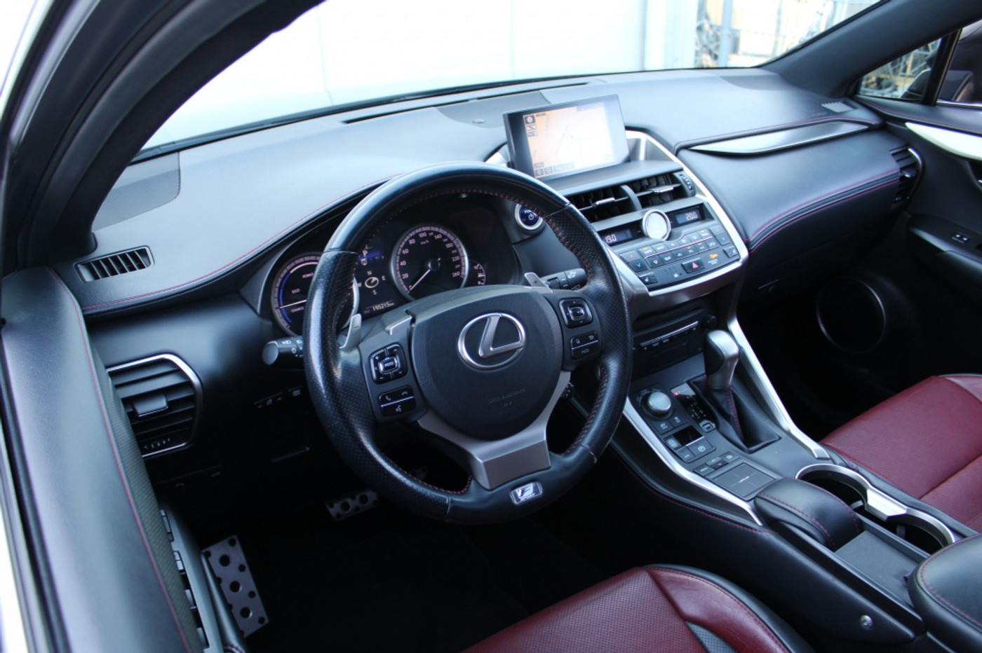 Foto van Lexus NX