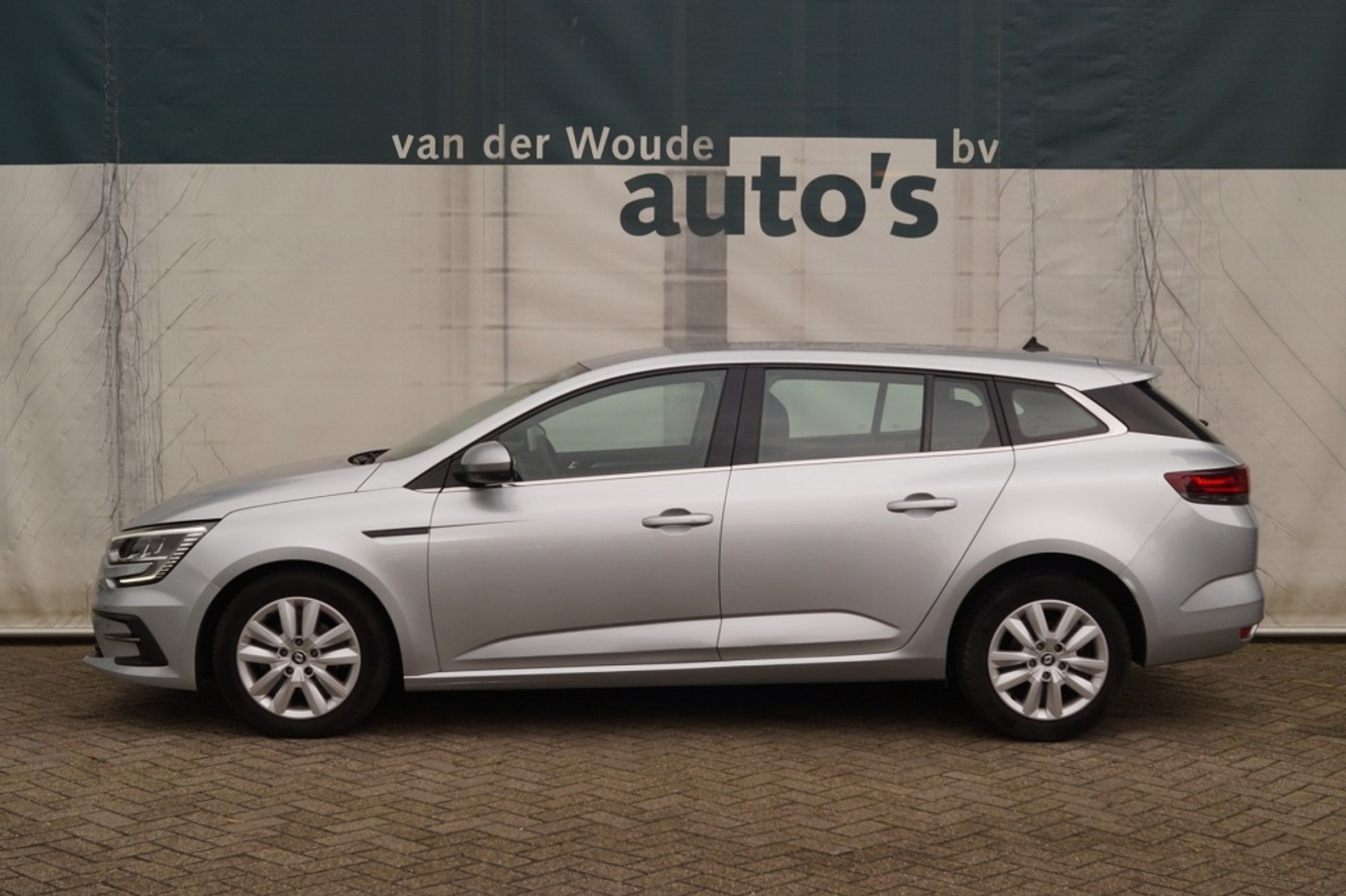 Renault Megane Estate 1.3 TCe 140pk Equilibre -NAVI-ECC-PDC- 2023 - voorkant