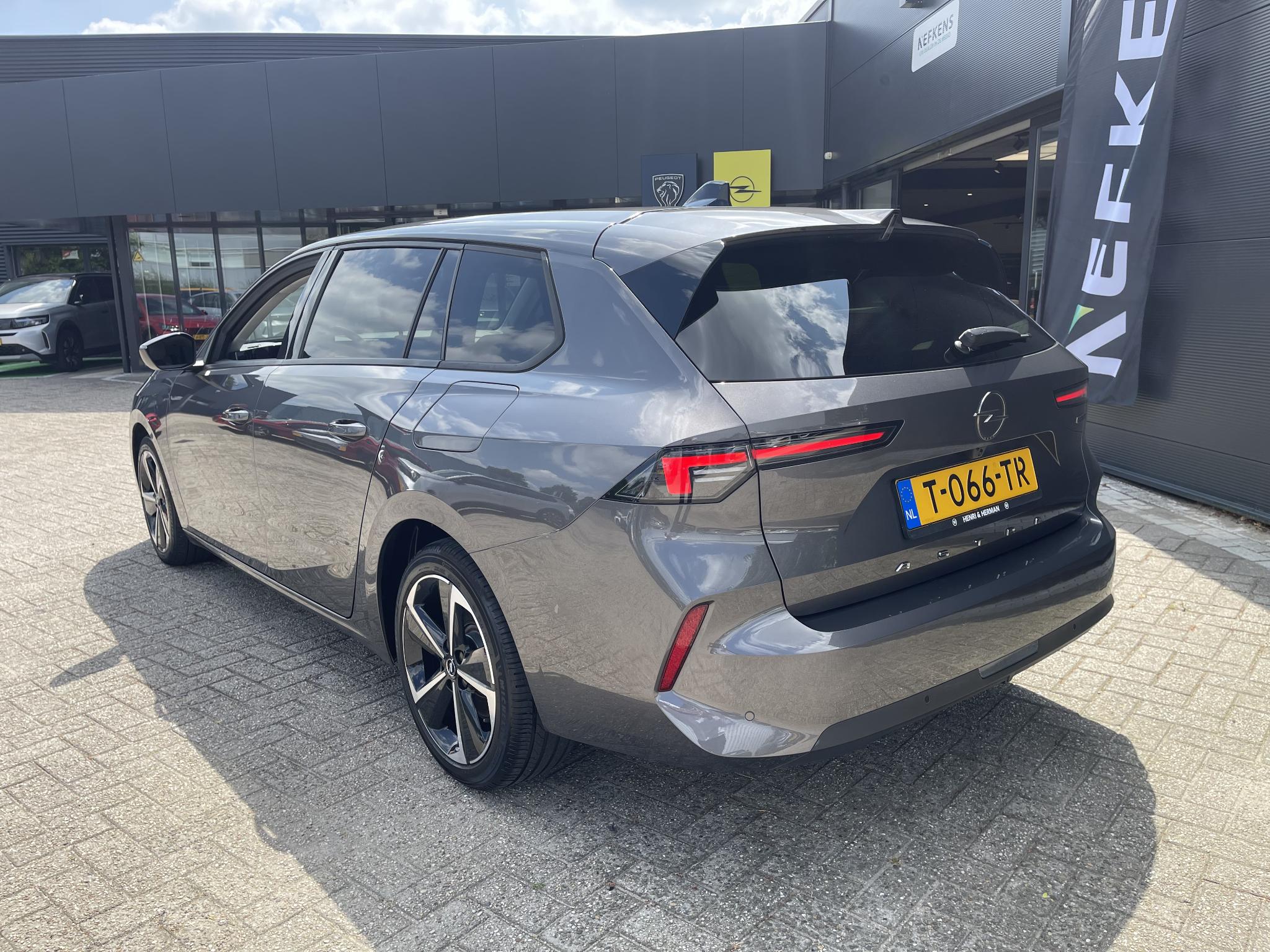 Foto van Opel Astra Sports Tourer