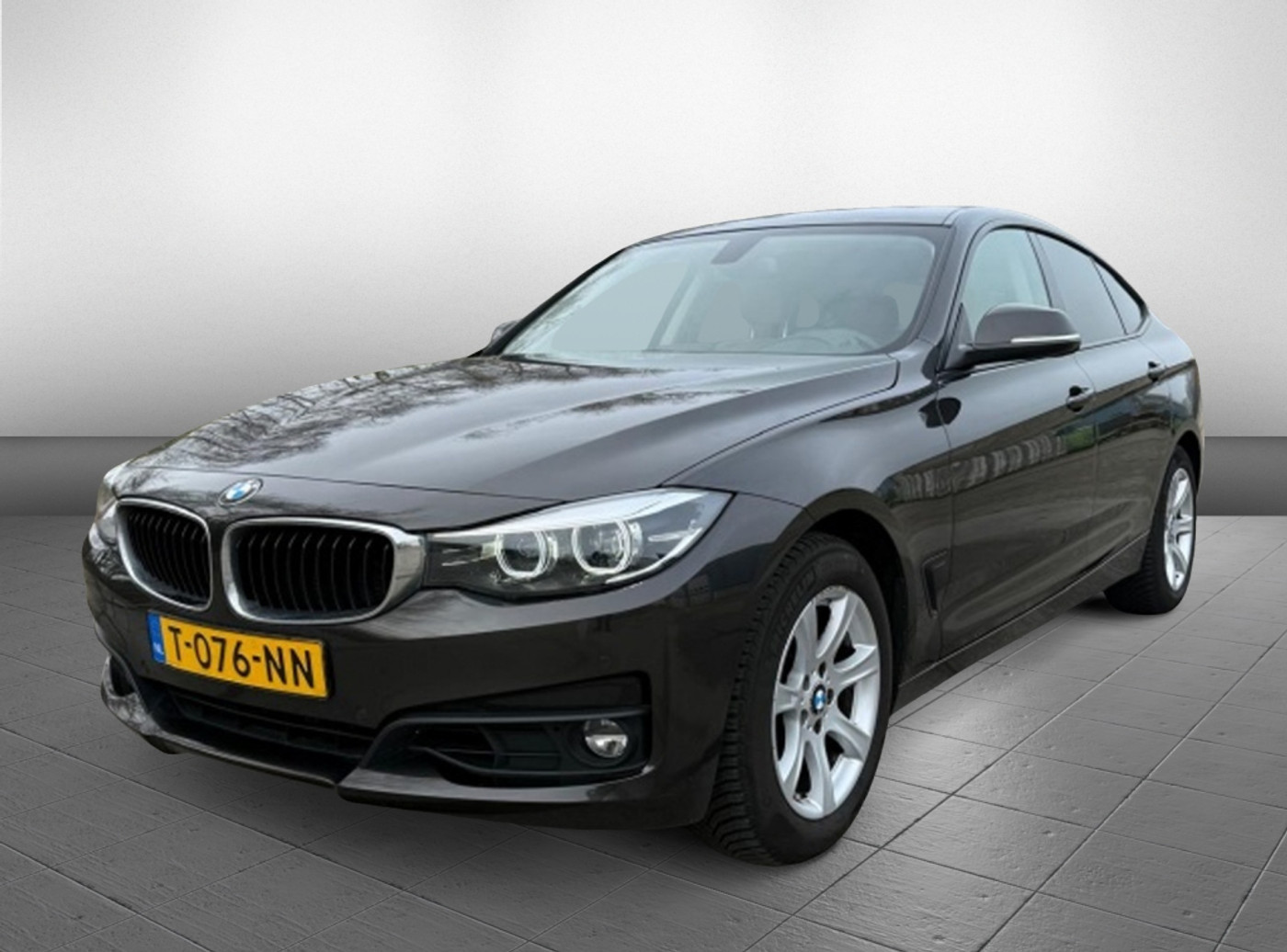 BMW 3-serie Gran Turismo 320i 2018 - voorkant