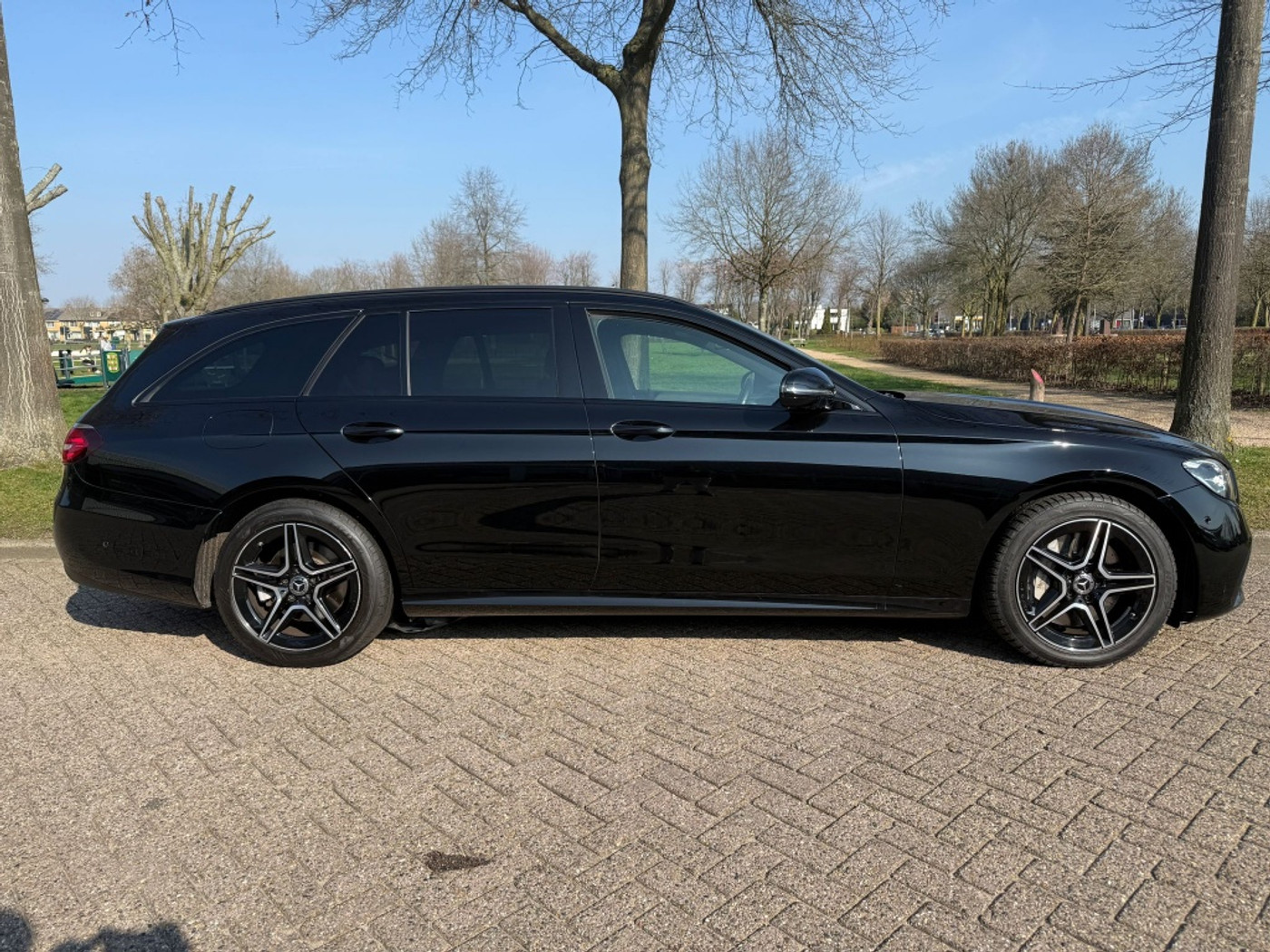 Mercedes-Benz E-klasse Estate 300 e AMG Line 2022 - voorkant