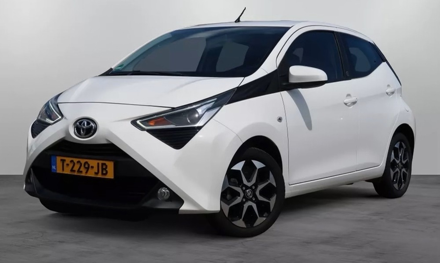 Toyota Aygo 1.0 VVT-i x-play 2020 - voorkant