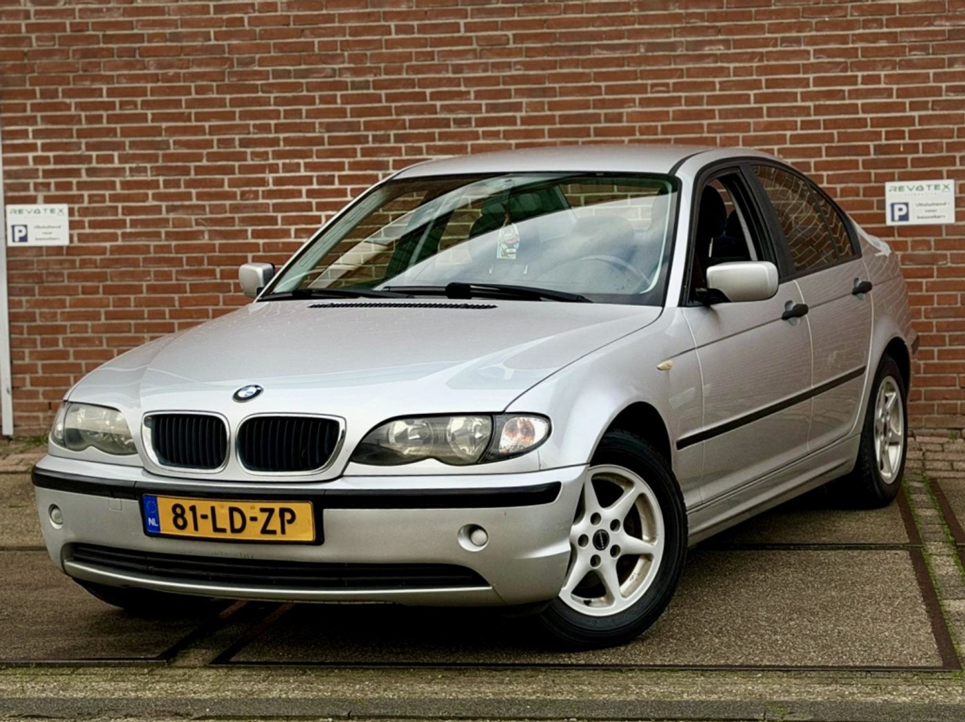 BMW 3er Reihe 316i Black & Silver 2002 - voorkant