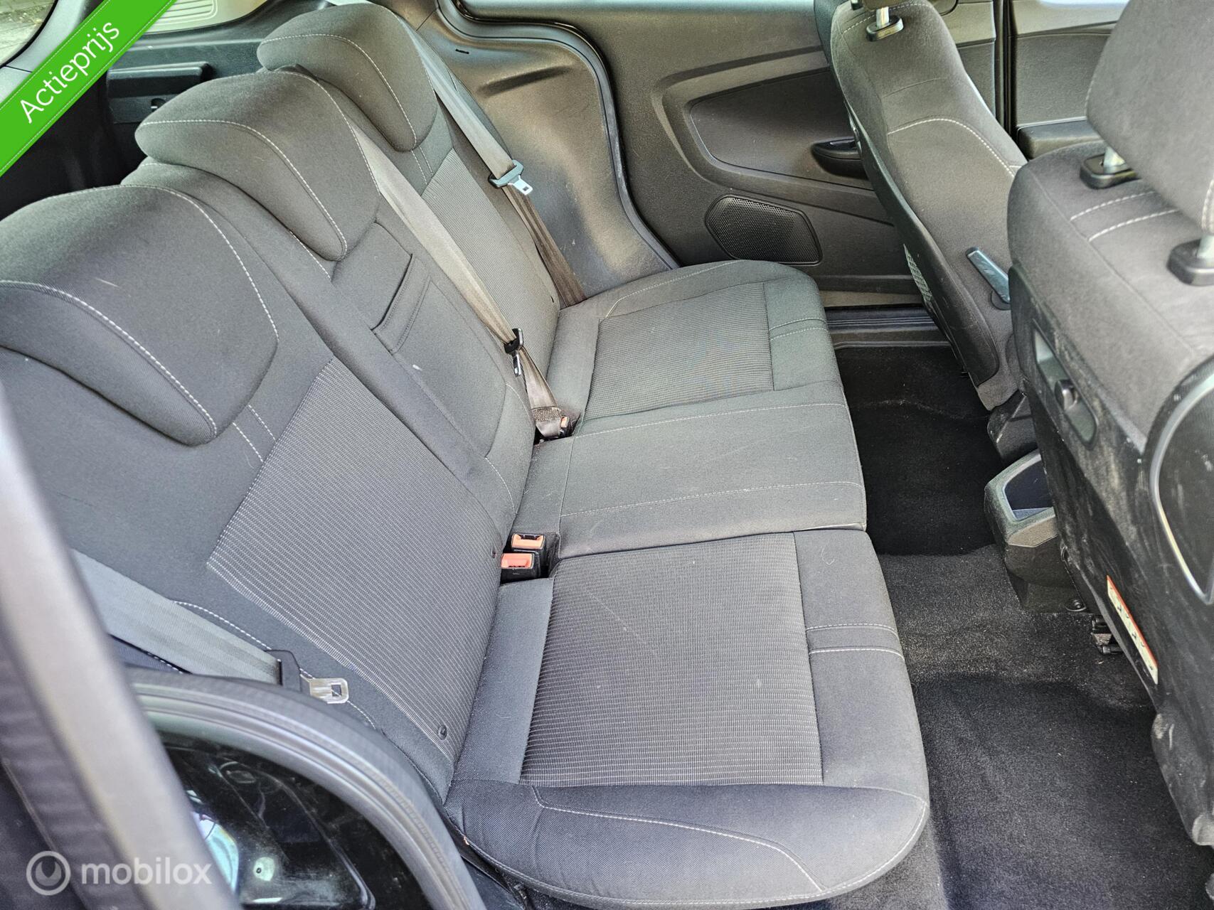 Foto van Ford B-max
