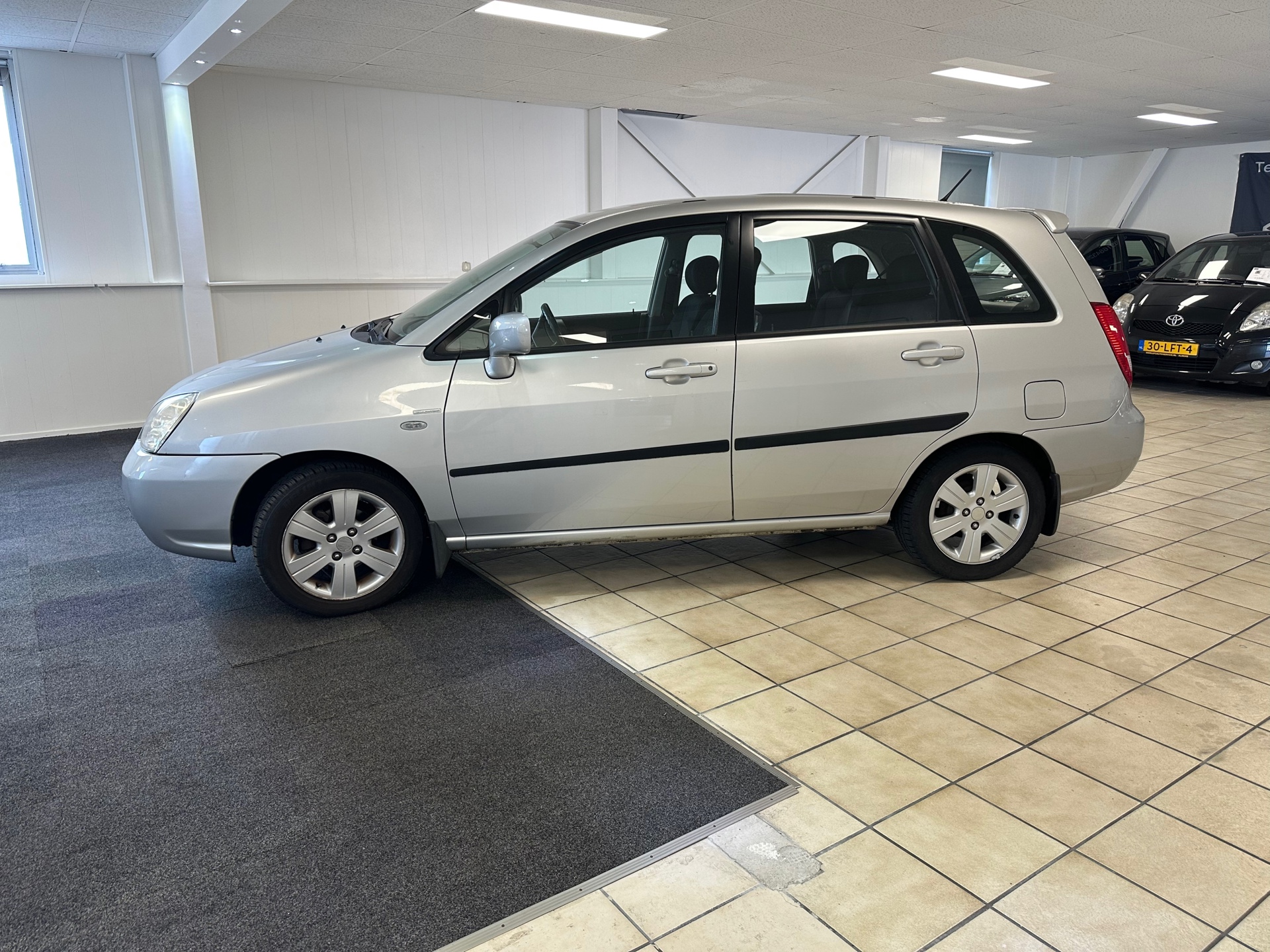 Foto van Suzuki Liana