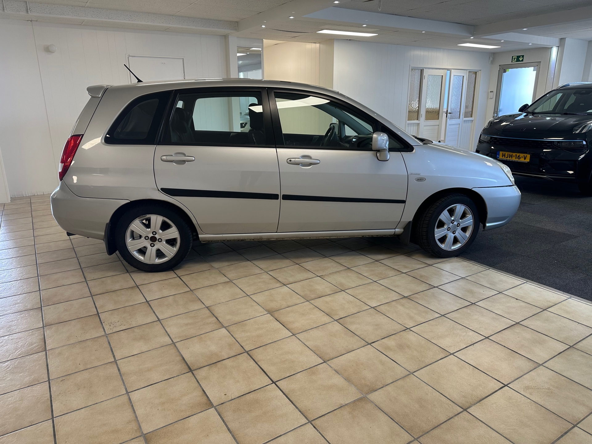 Foto van Suzuki Liana